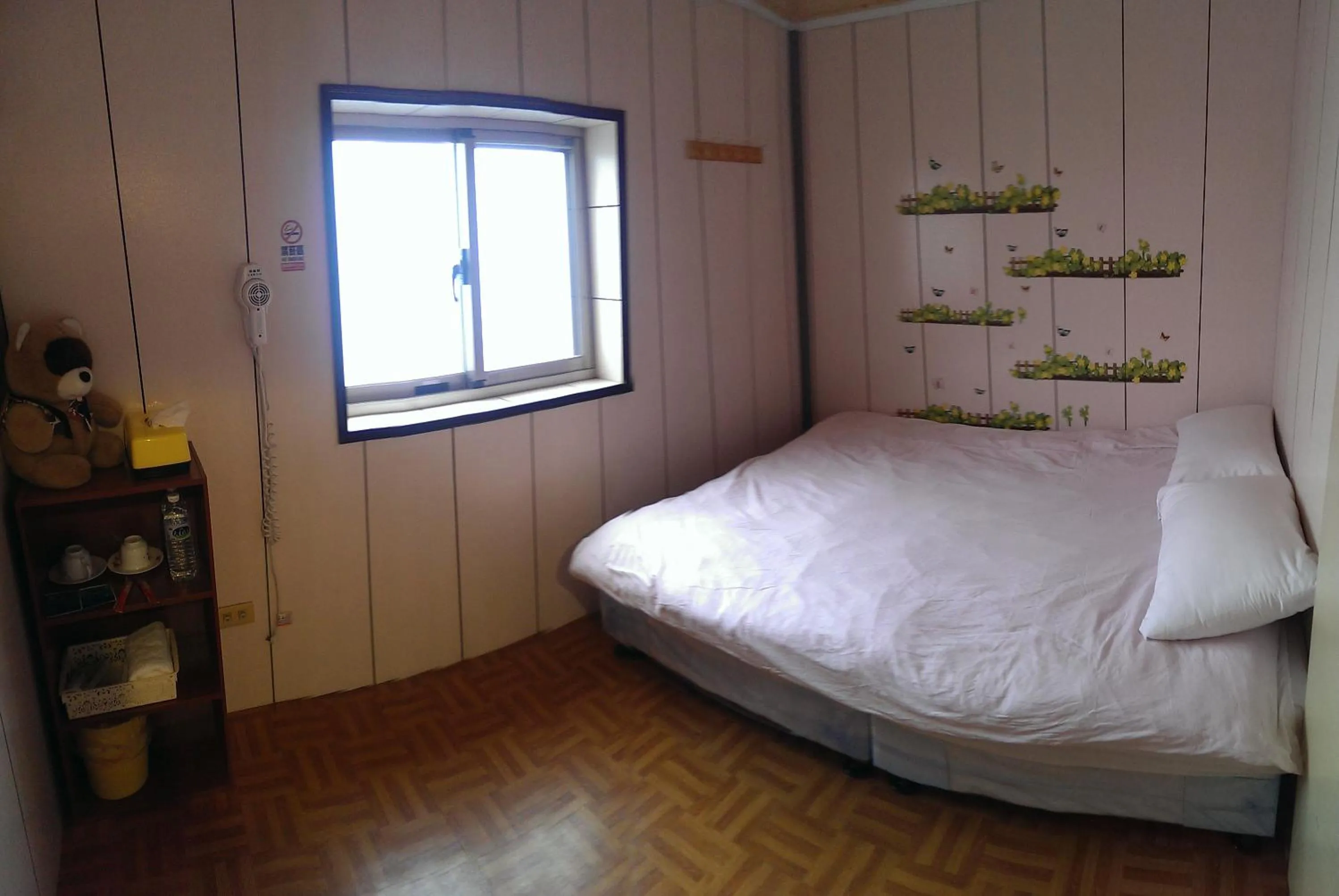 Photo of the whole room, Bed in Linyuan Village