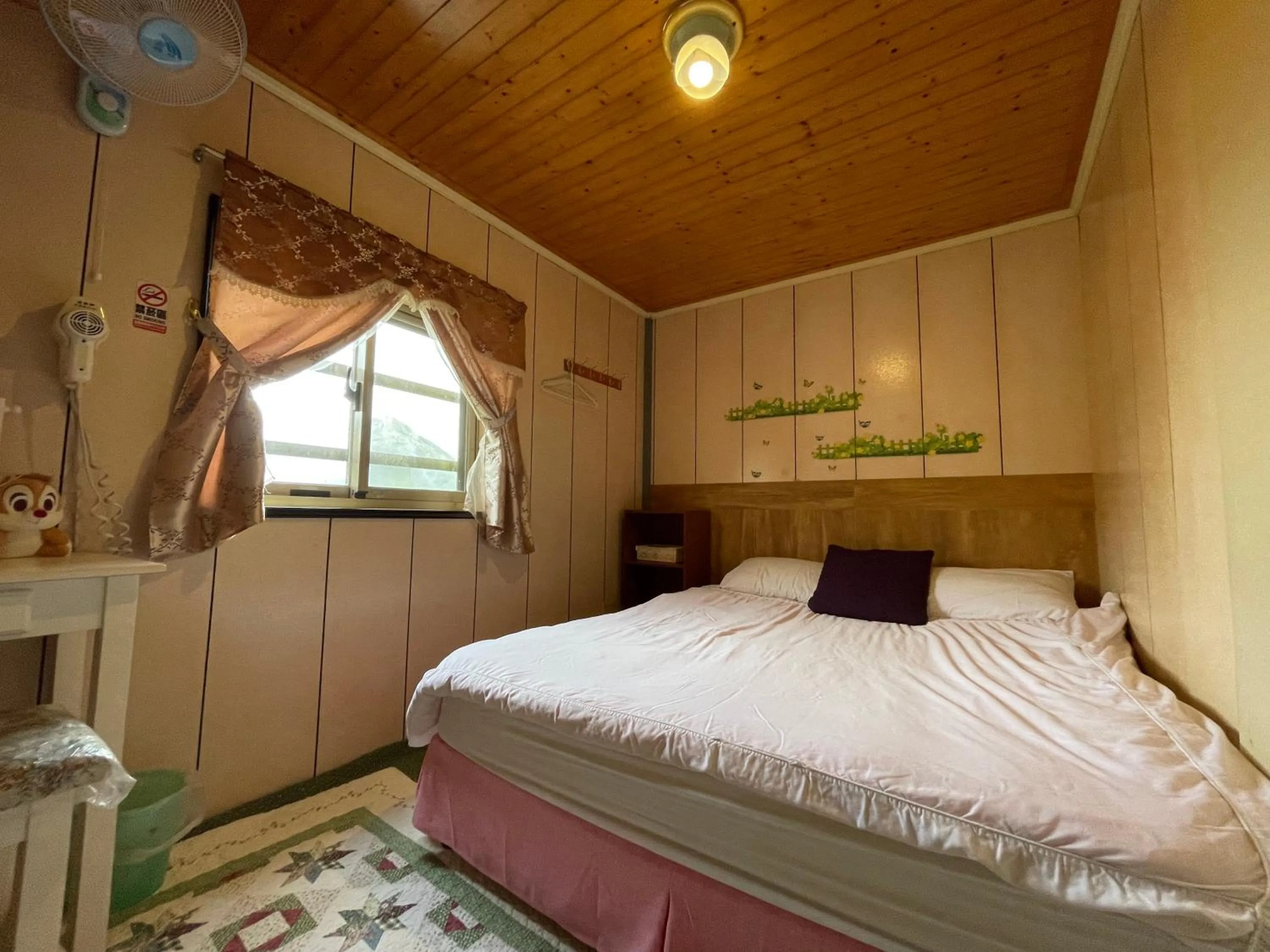 Bed in Linyuan Village