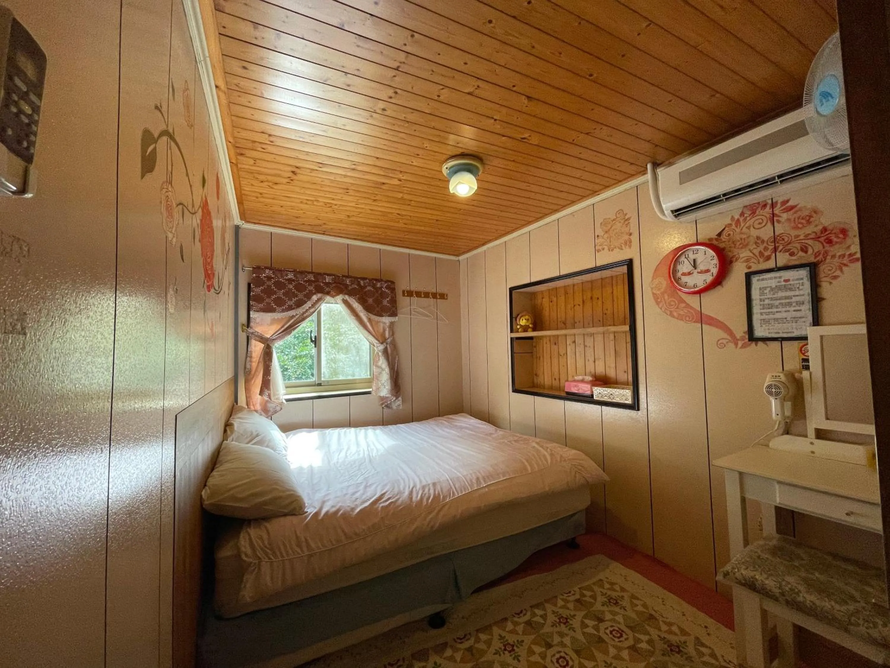 Bed in Linyuan Village