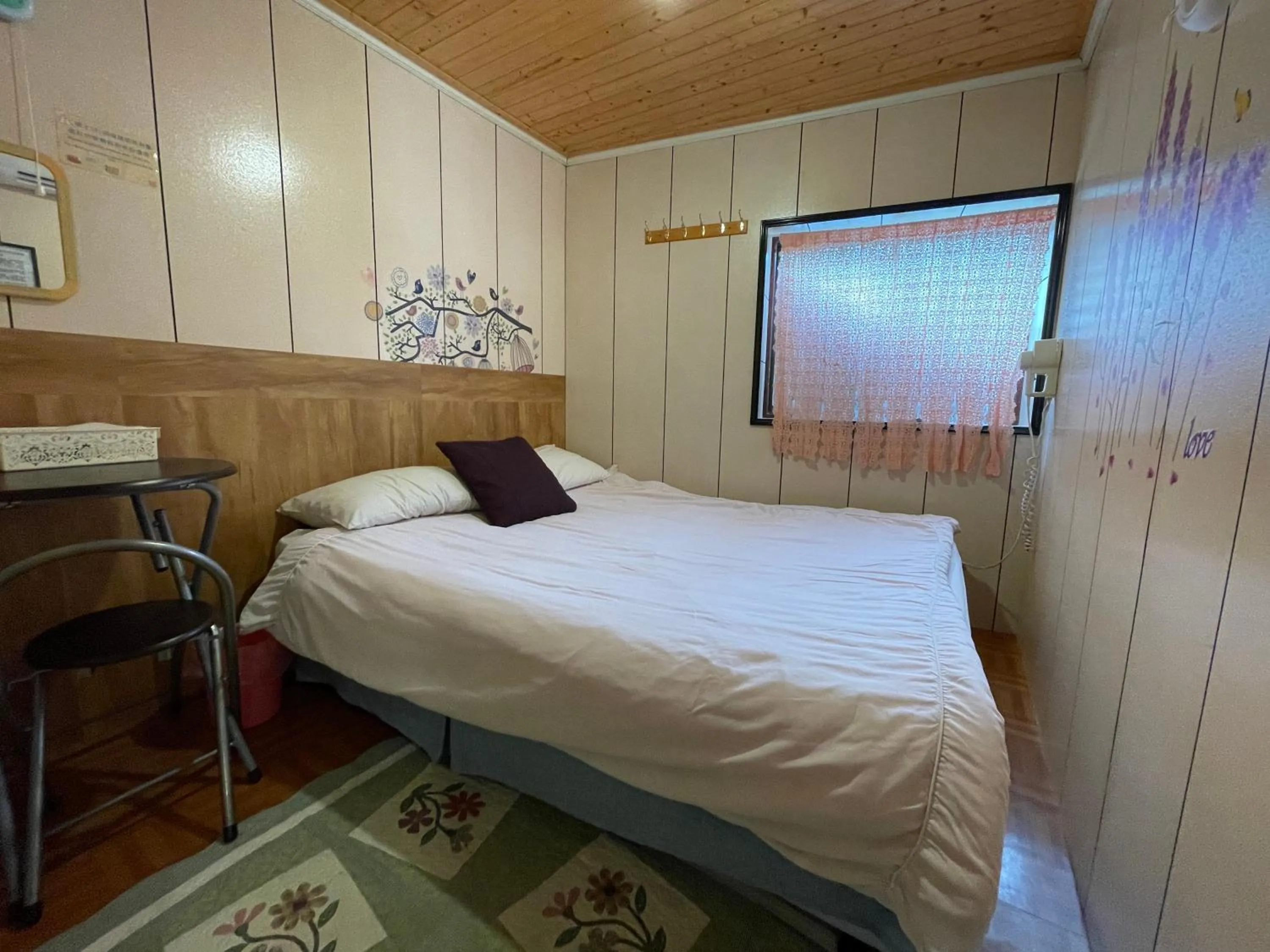 Bed in Linyuan Village
