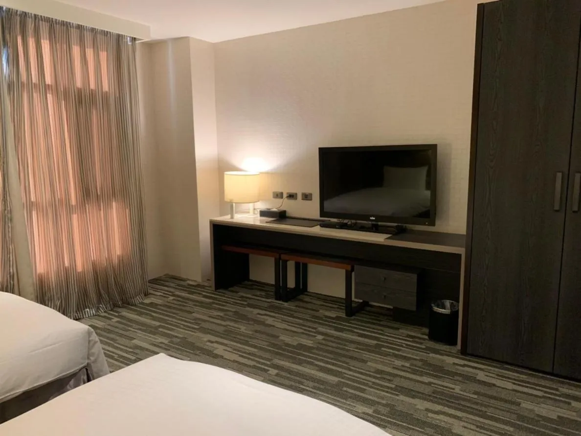 Chiayi Oriental Pearl International Hotel