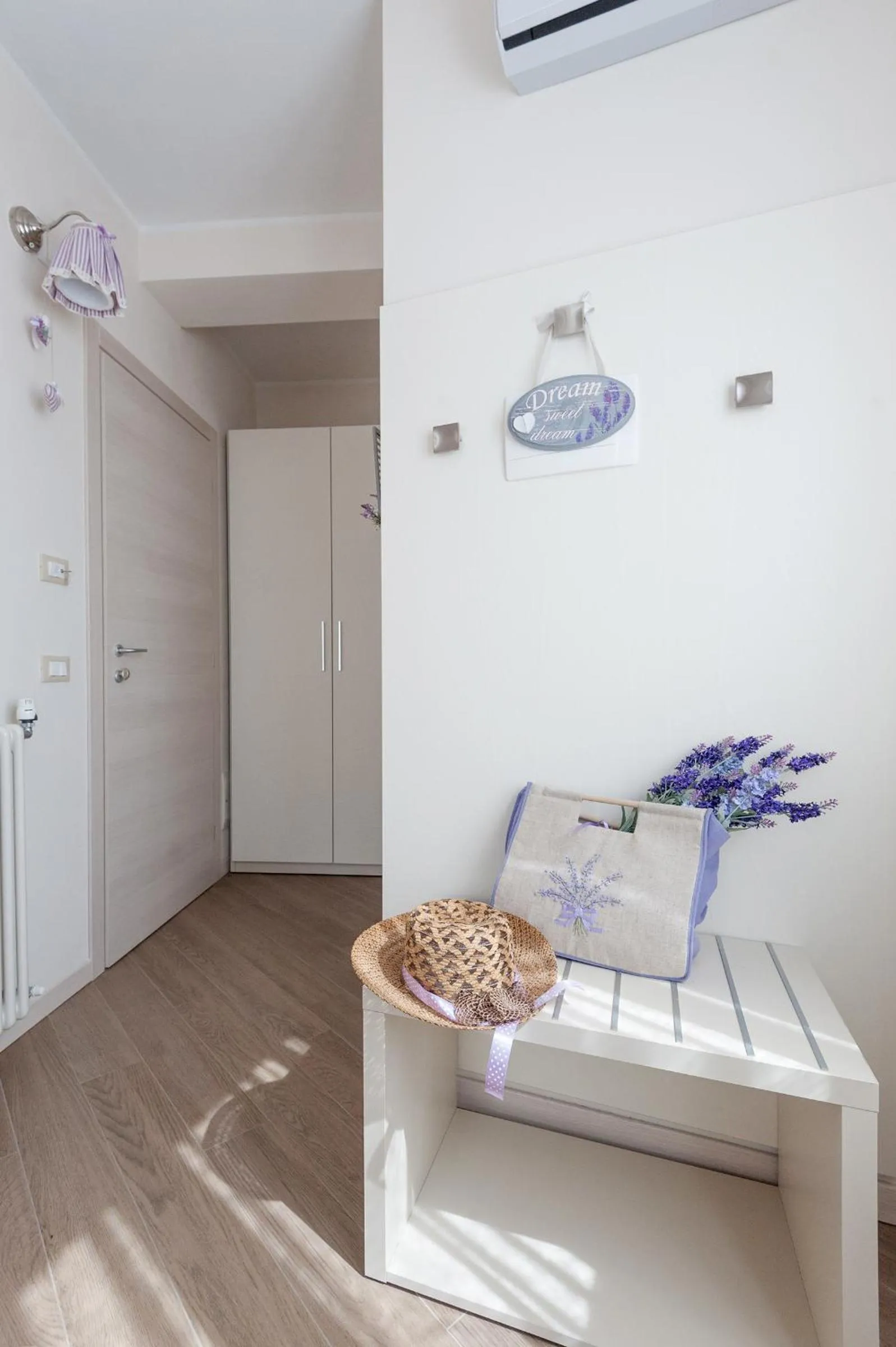 Decorative detail in Dreams Guest House