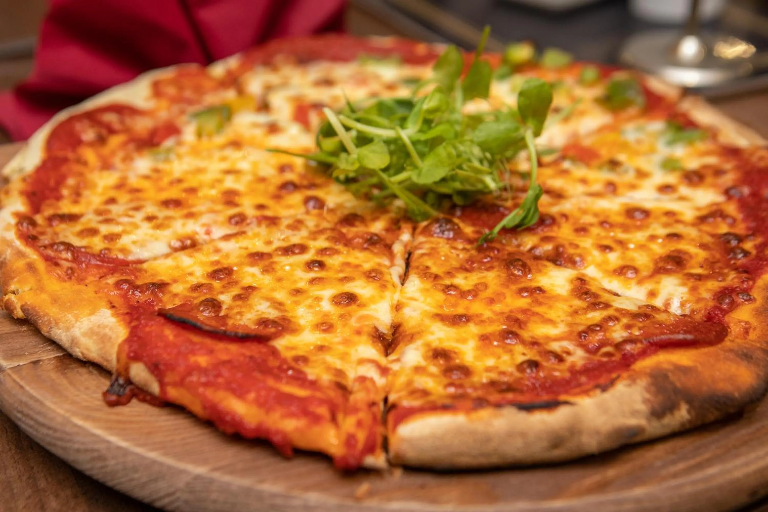 Food and drinks in Lyndene Hotel