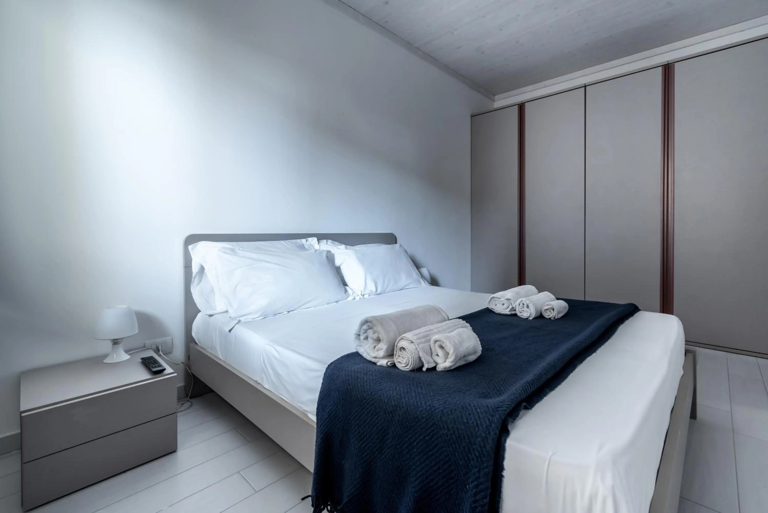 Photo of the whole room, Bed in Fly Home Sicily