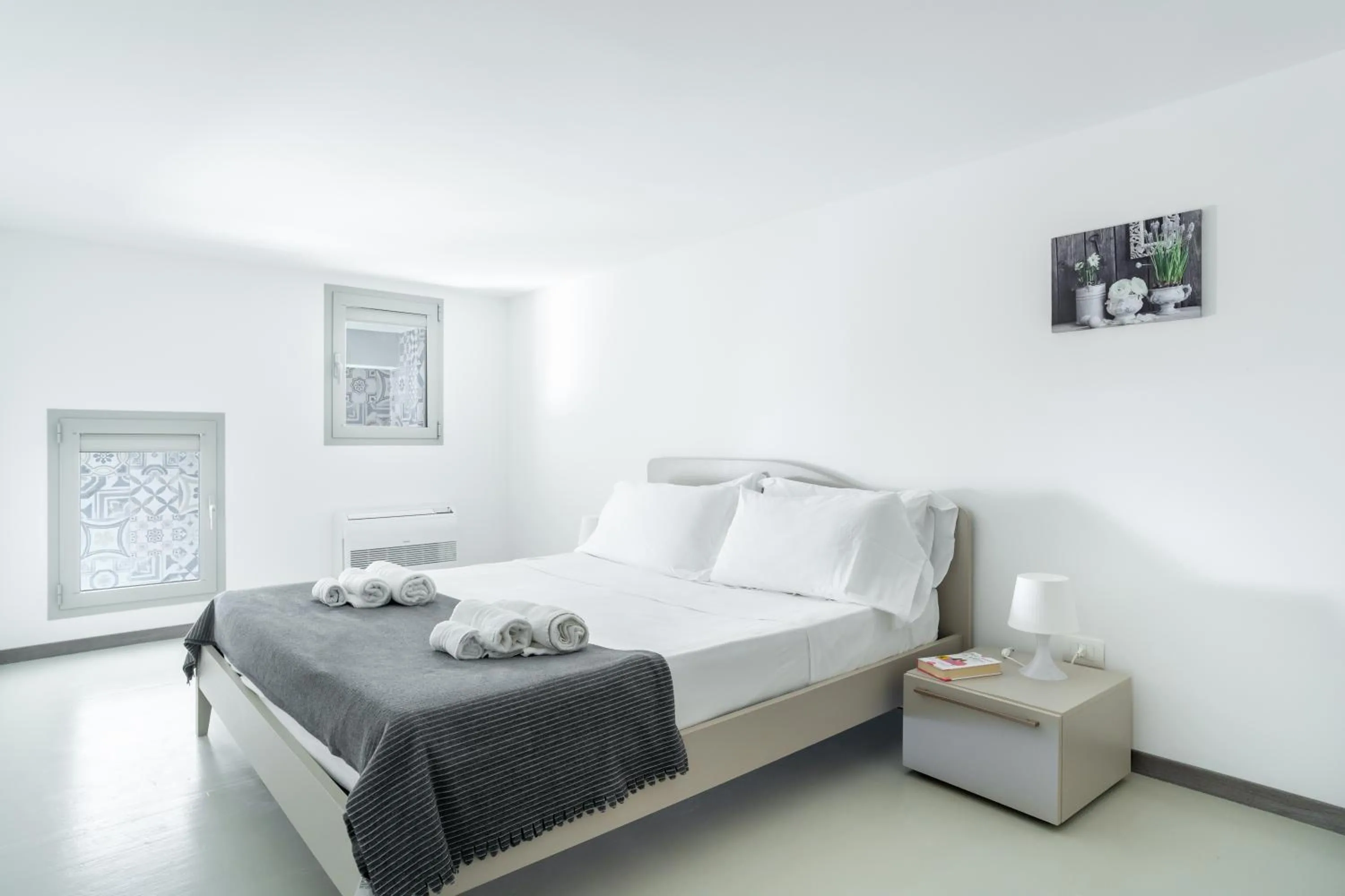 Photo of the whole room, Bed in Fly Home Sicily