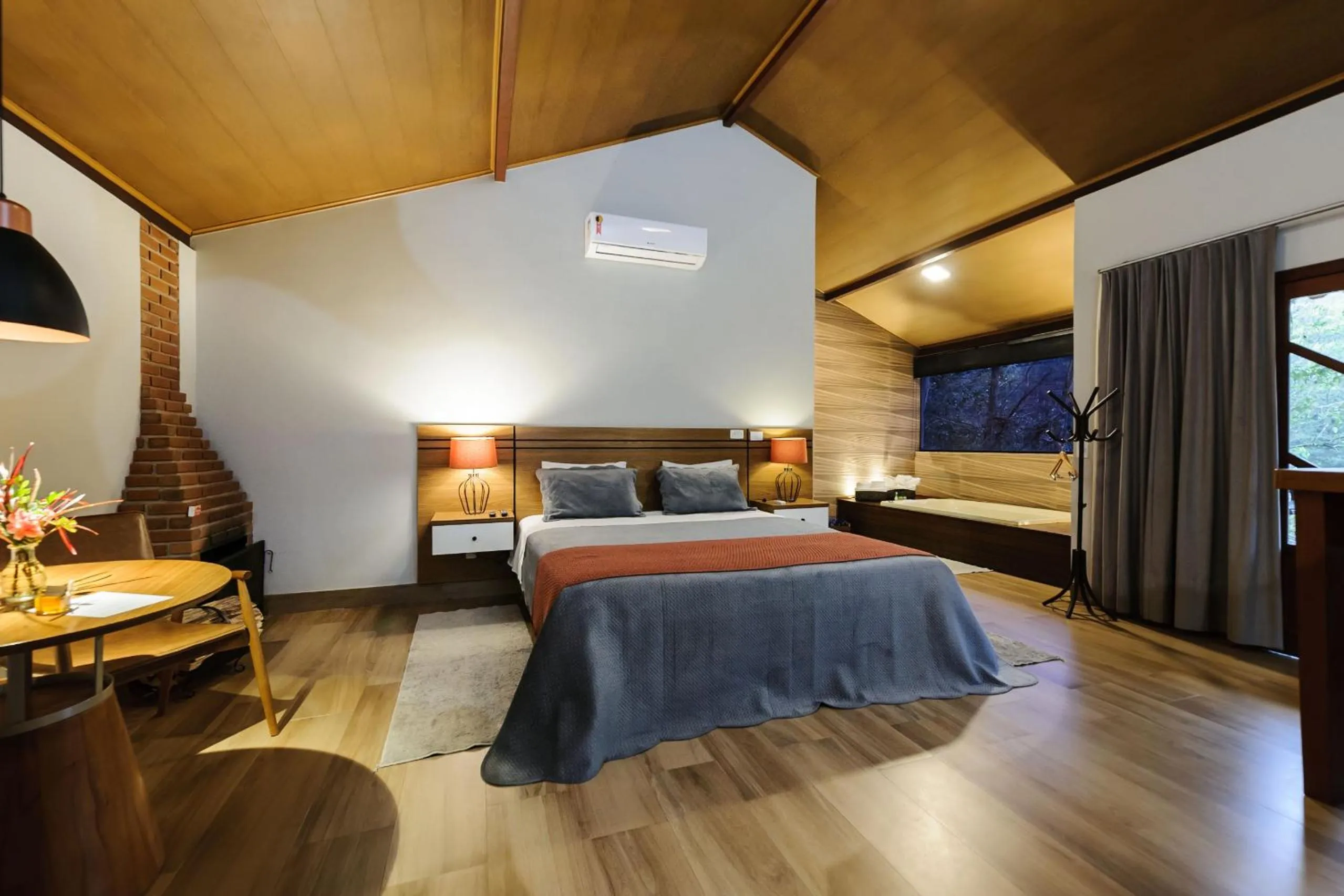 Photo of the whole room, Bed in Sítio dos Lagos