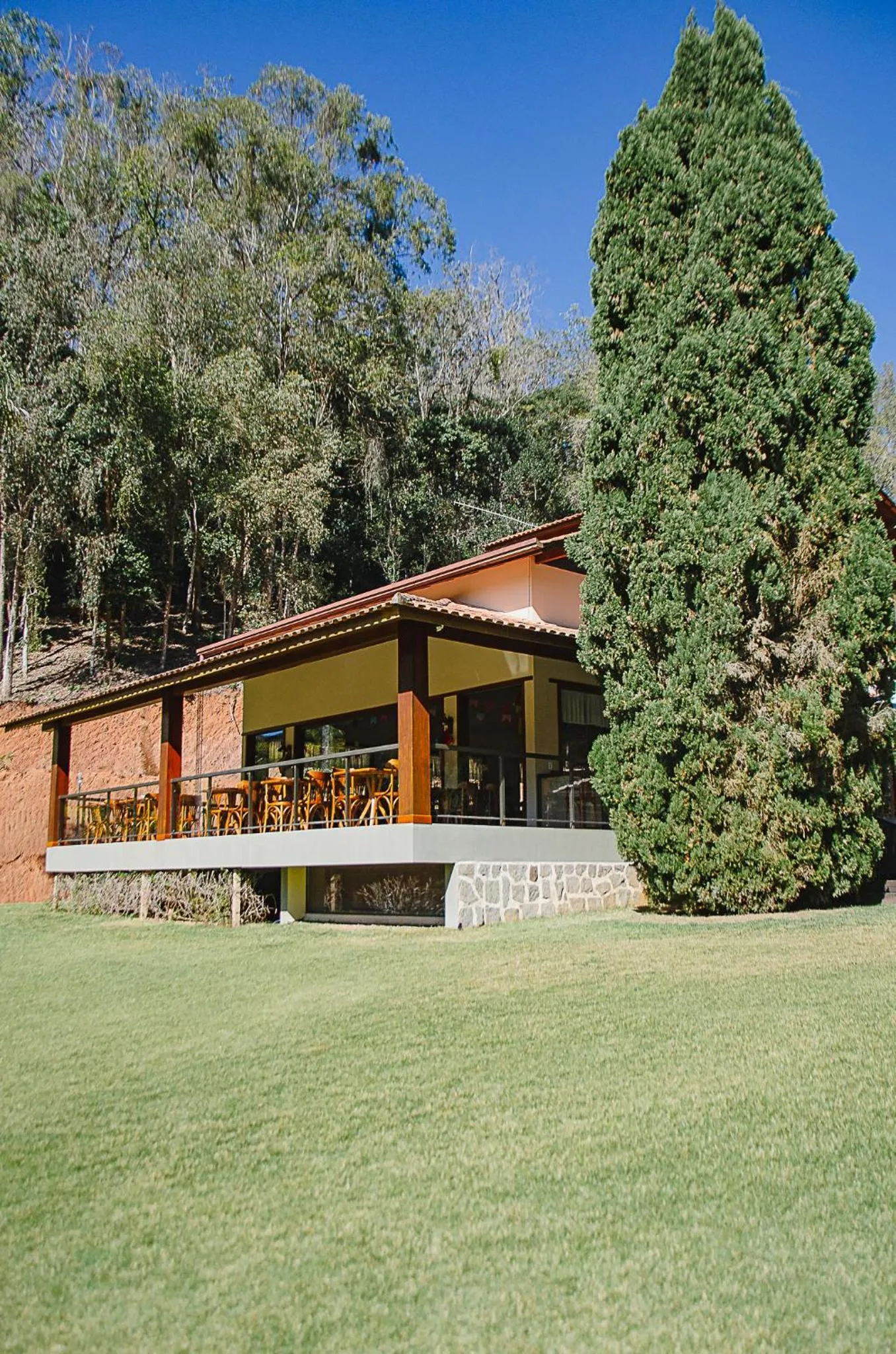 Property building in Sítio dos Lagos