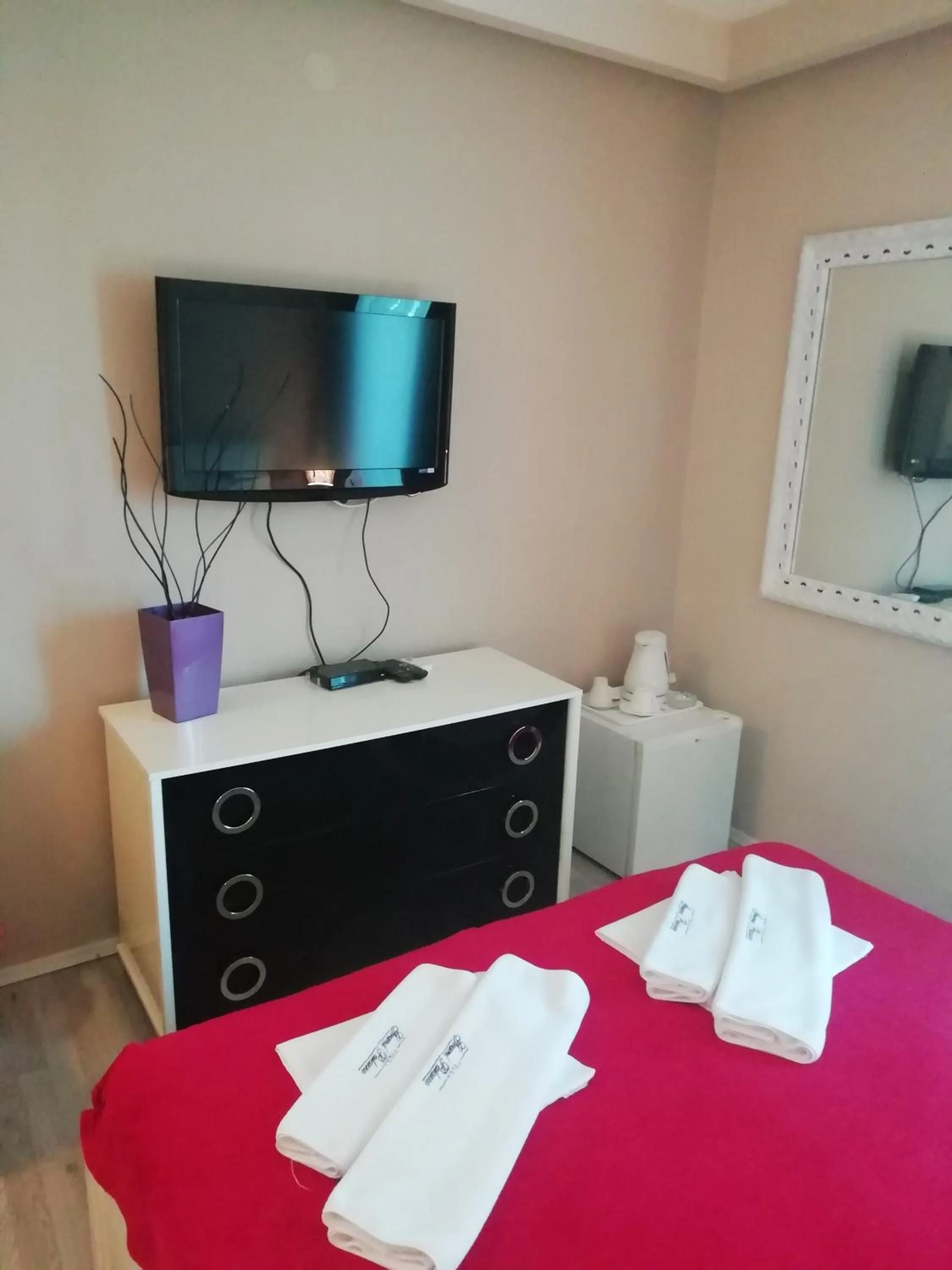 TV and multimedia, Bed in Apartments and Rooms Grand Palazzo