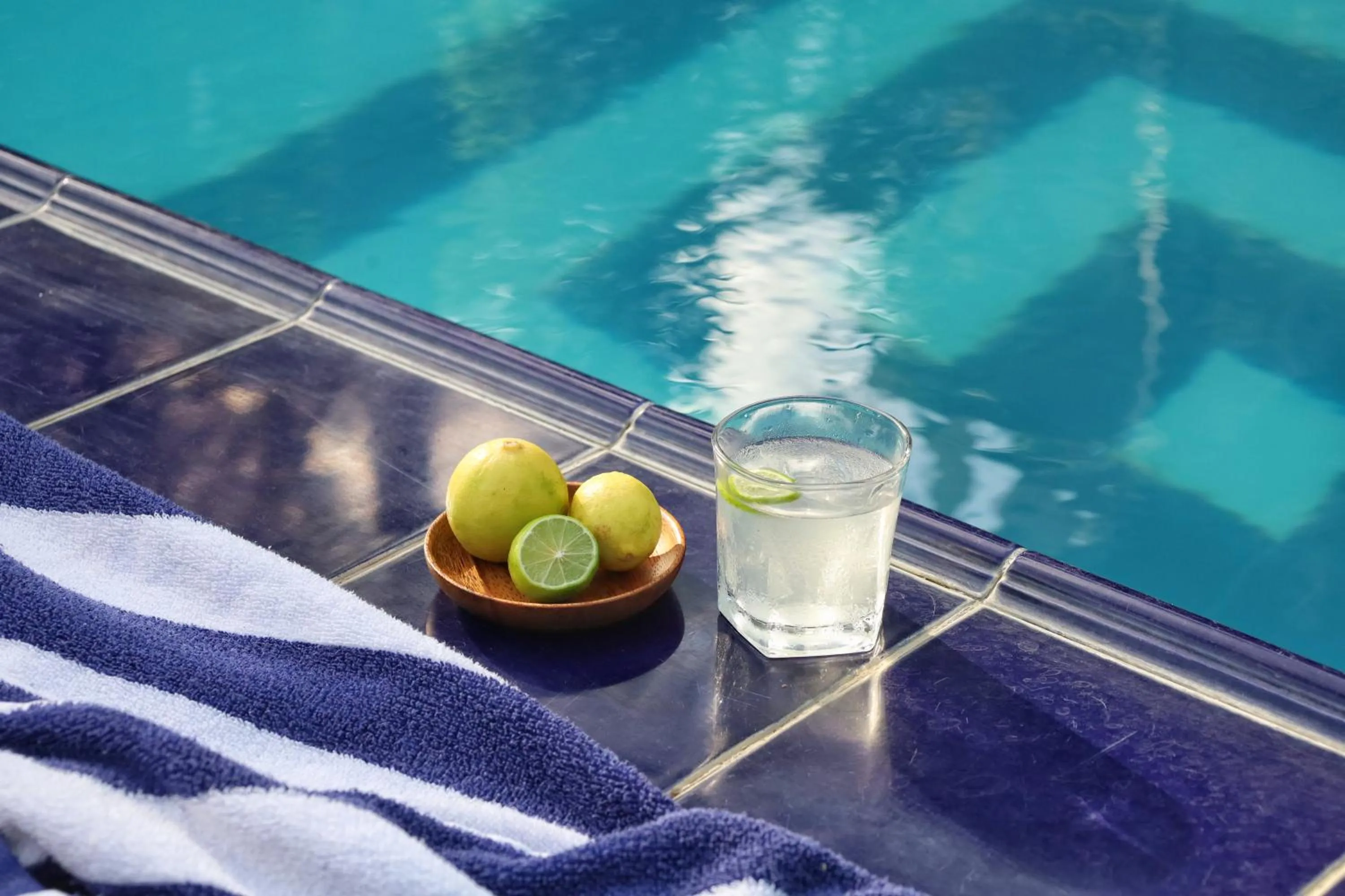 Swimming pool in Wake N Flow, Weligama