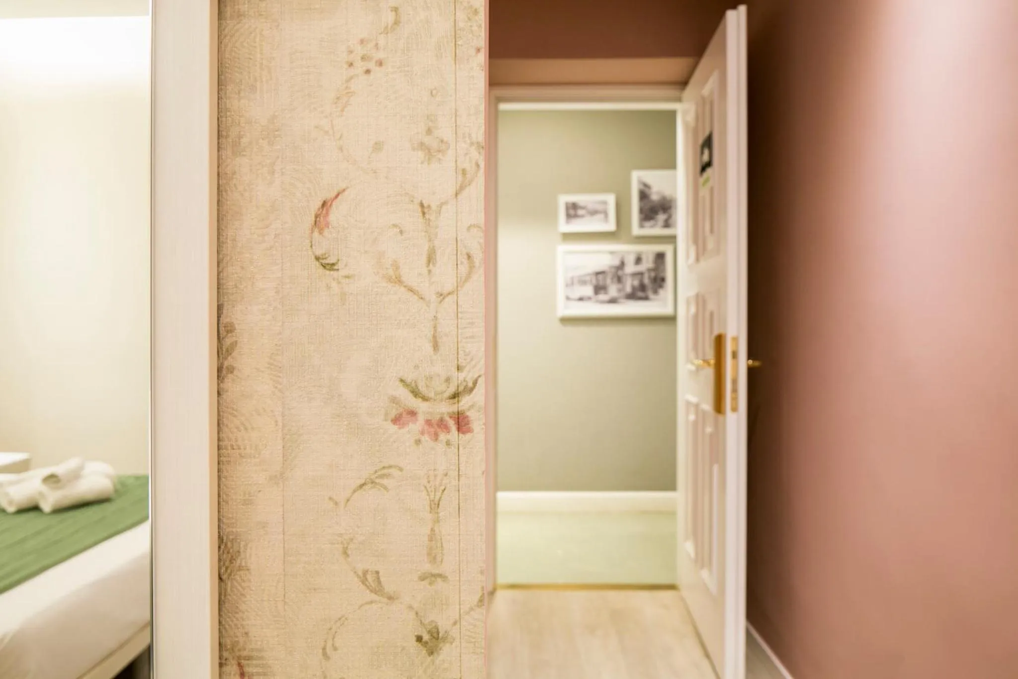 Photo of the whole room, Bed in Navigliotel 19 - Rooms & Suites