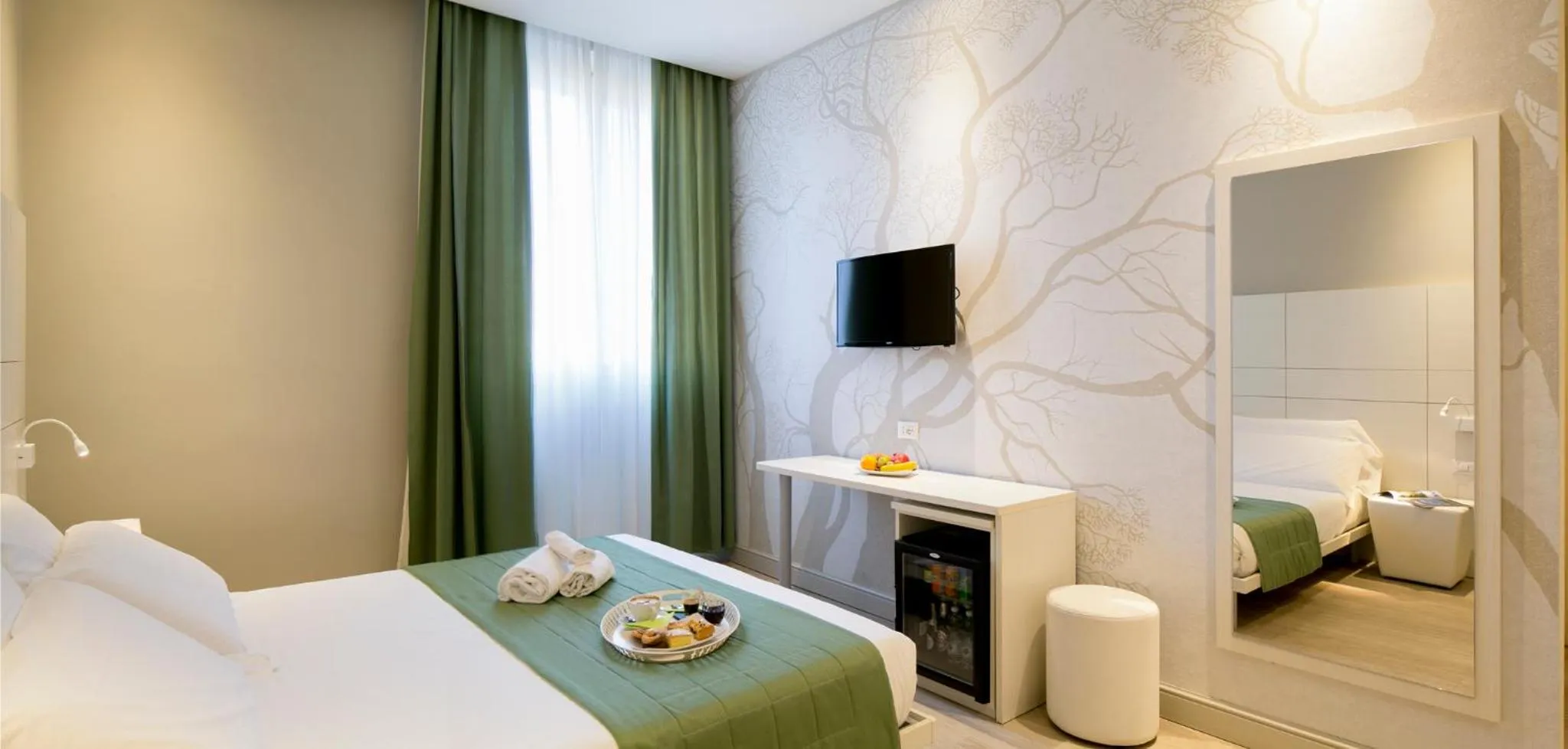 Photo of the whole room, Bed in Navigliotel 19 - Rooms & Suites