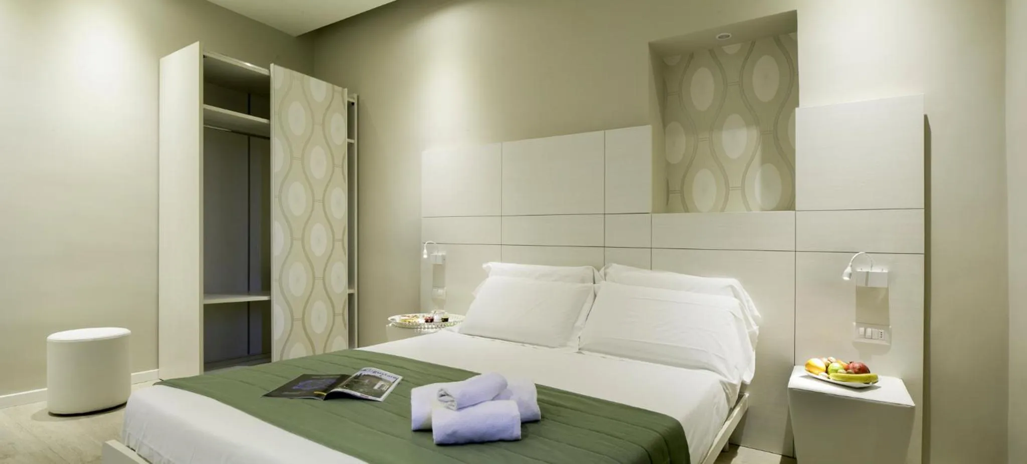 Photo of the whole room, Bed in Navigliotel 19 - Rooms & Suites