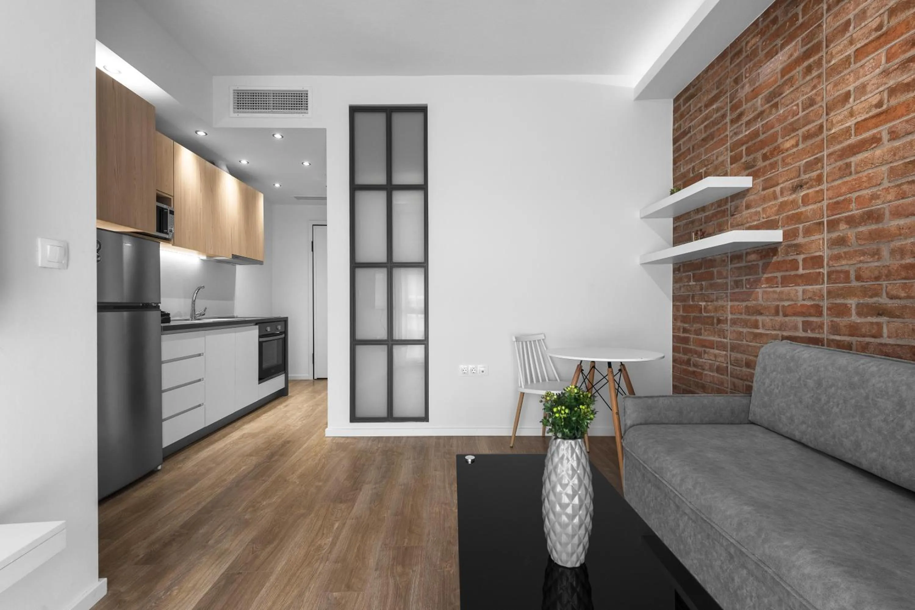 Kitchen or kitchenette in DeniZen Boutique Apartments, Nilie Hospitality MGMT