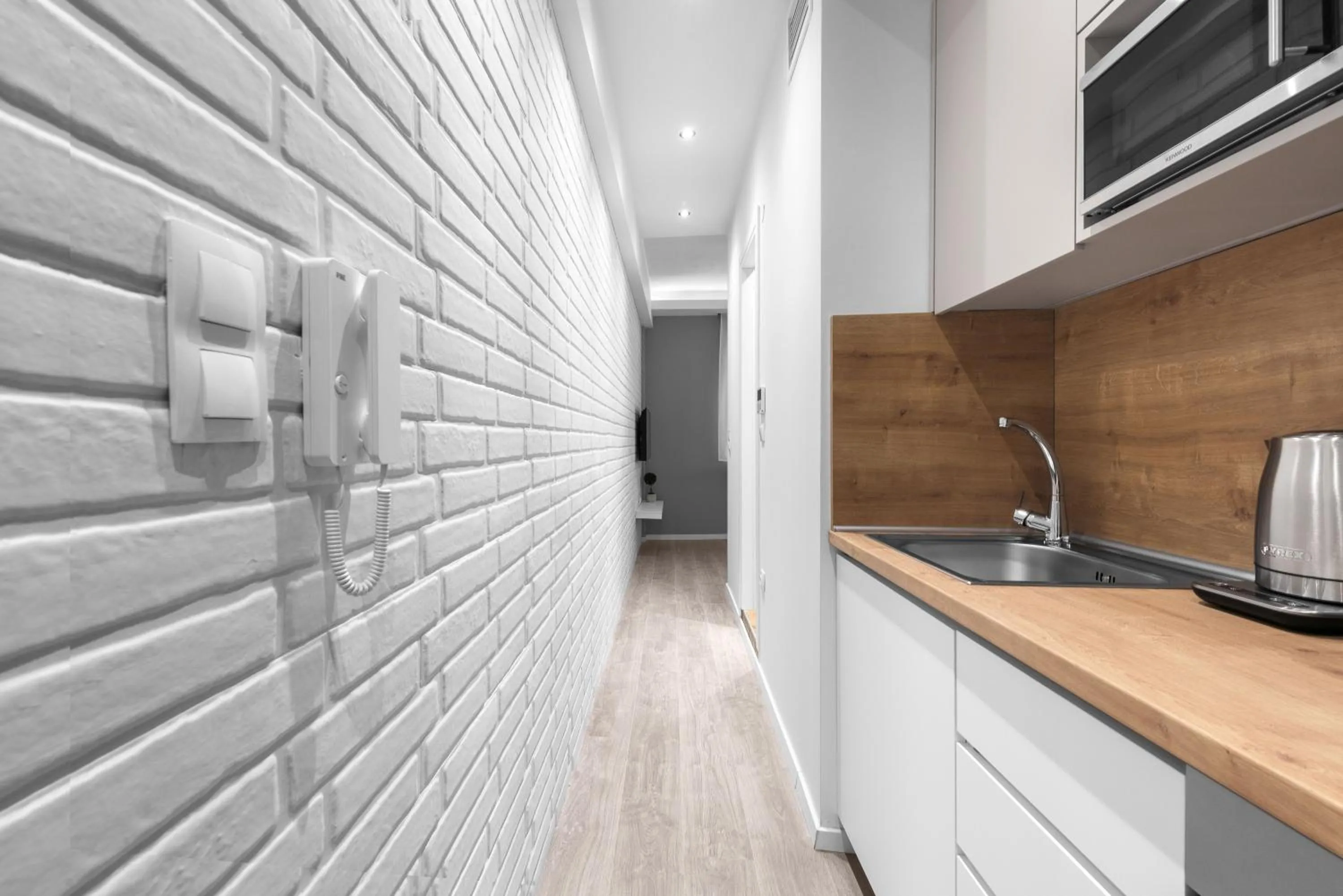 Coffee/tea facilities in DeniZen Boutique Apartments, Nilie Hospitality MGMT