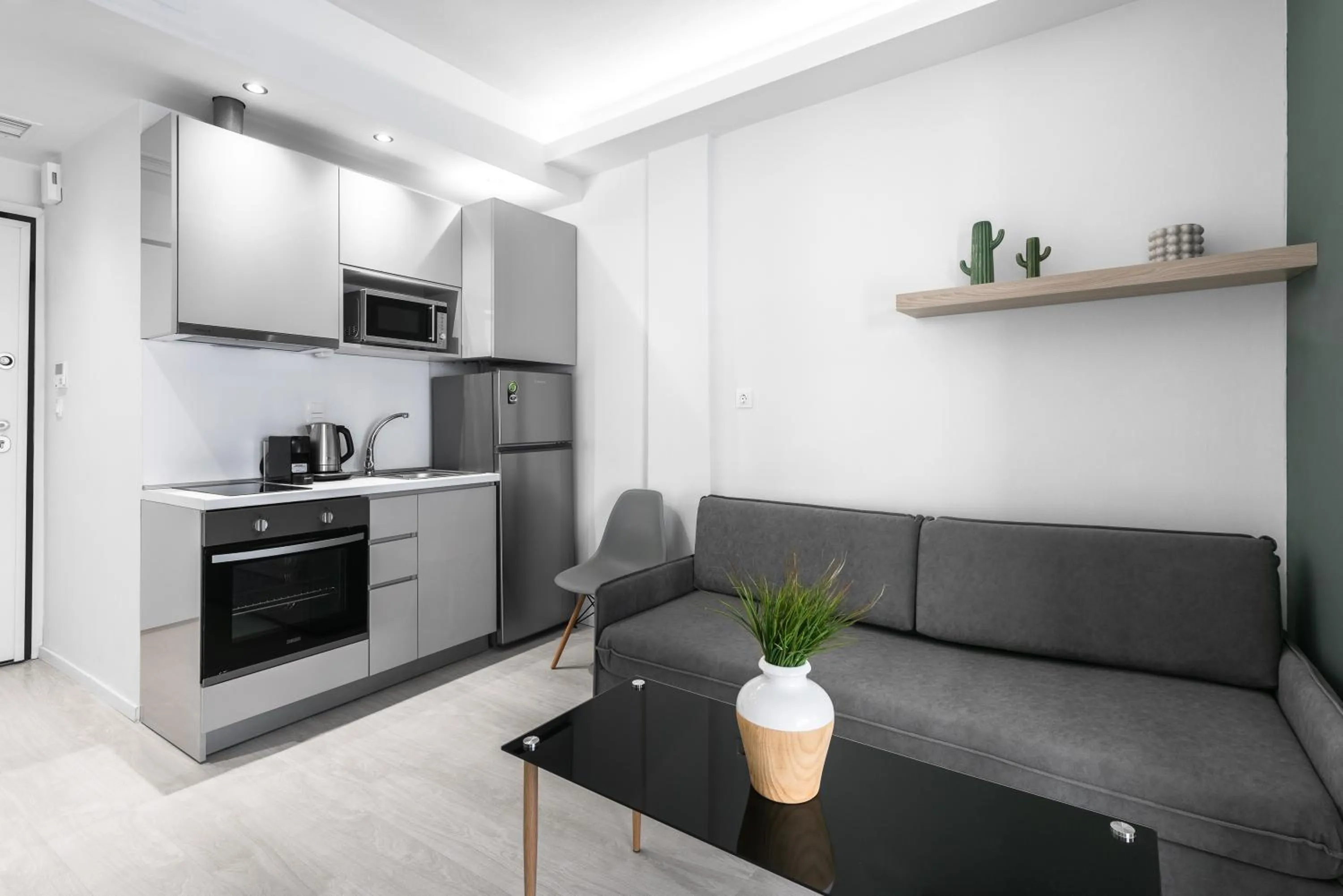 Coffee/tea facilities in DeniZen Boutique Apartments, Nilie Hospitality MGMT