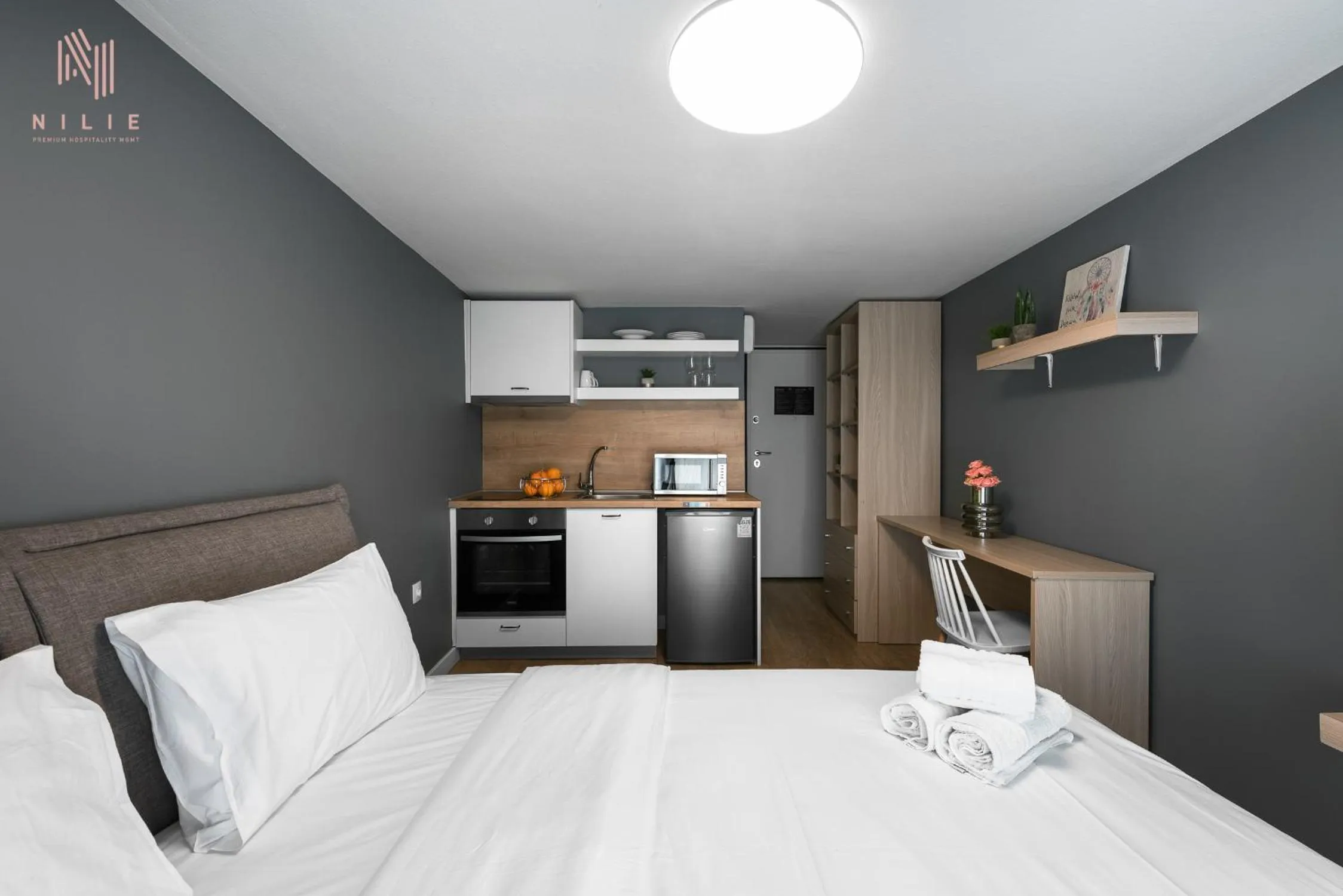 Kitchen or kitchenette in DeniZen Boutique Apartments, Nilie Hospitality MGMT
