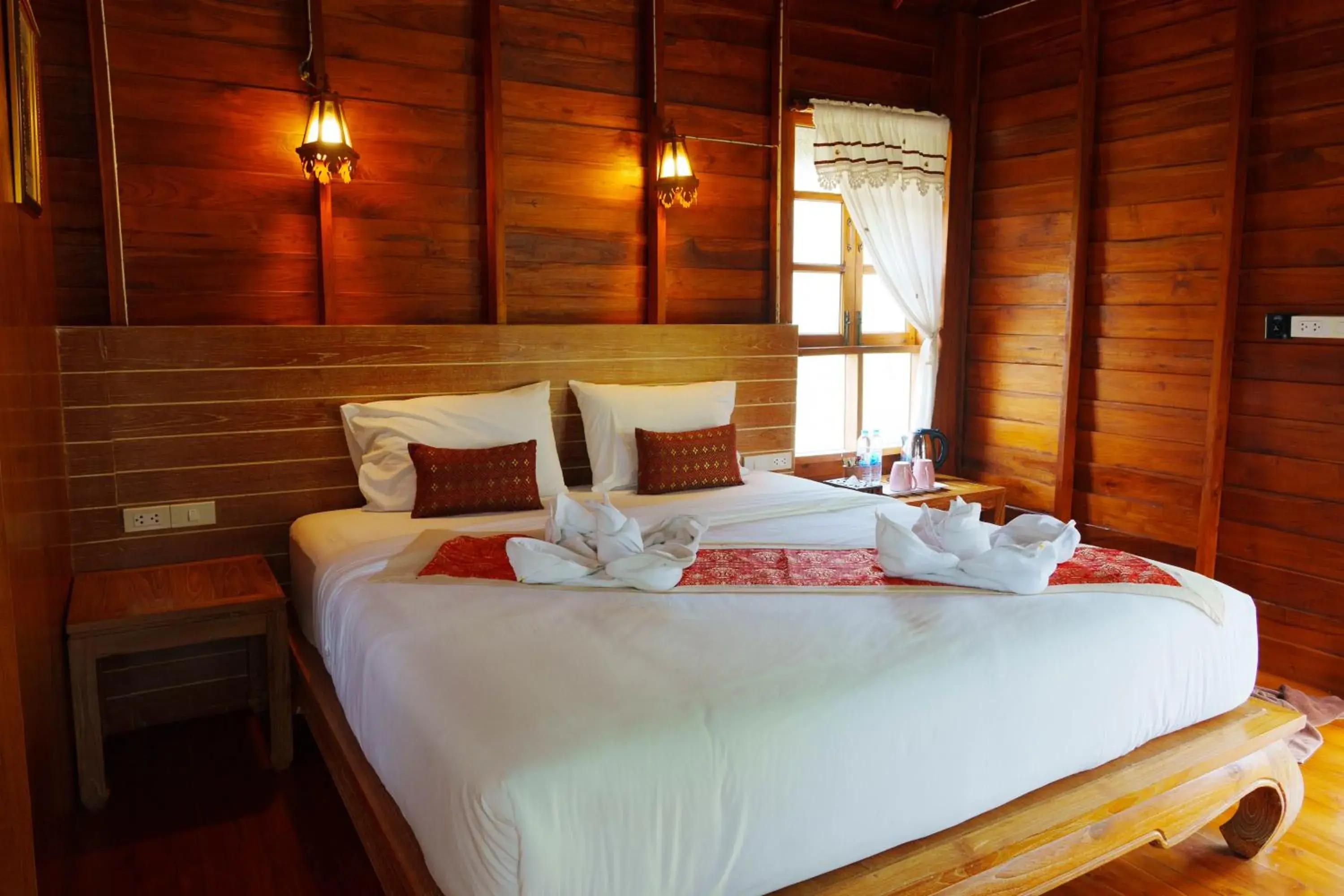 Bedroom, Bed in Doi Inthanon View Resort Bedroom, Bed in Doi Inthanon View Resort