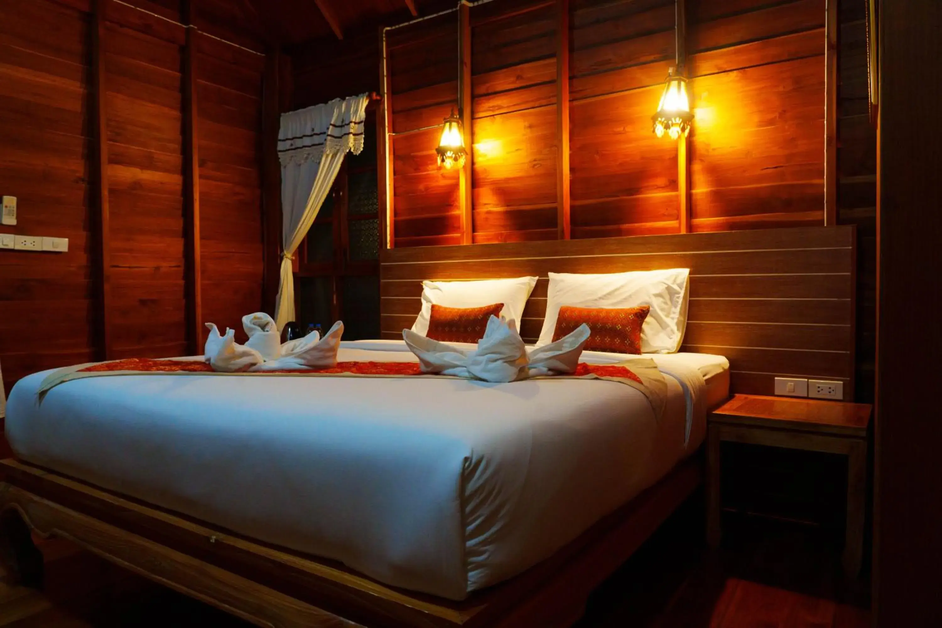 Bedroom, Bed in Doi Inthanon View Resort Bedroom, Bed in Doi Inthanon View Resort