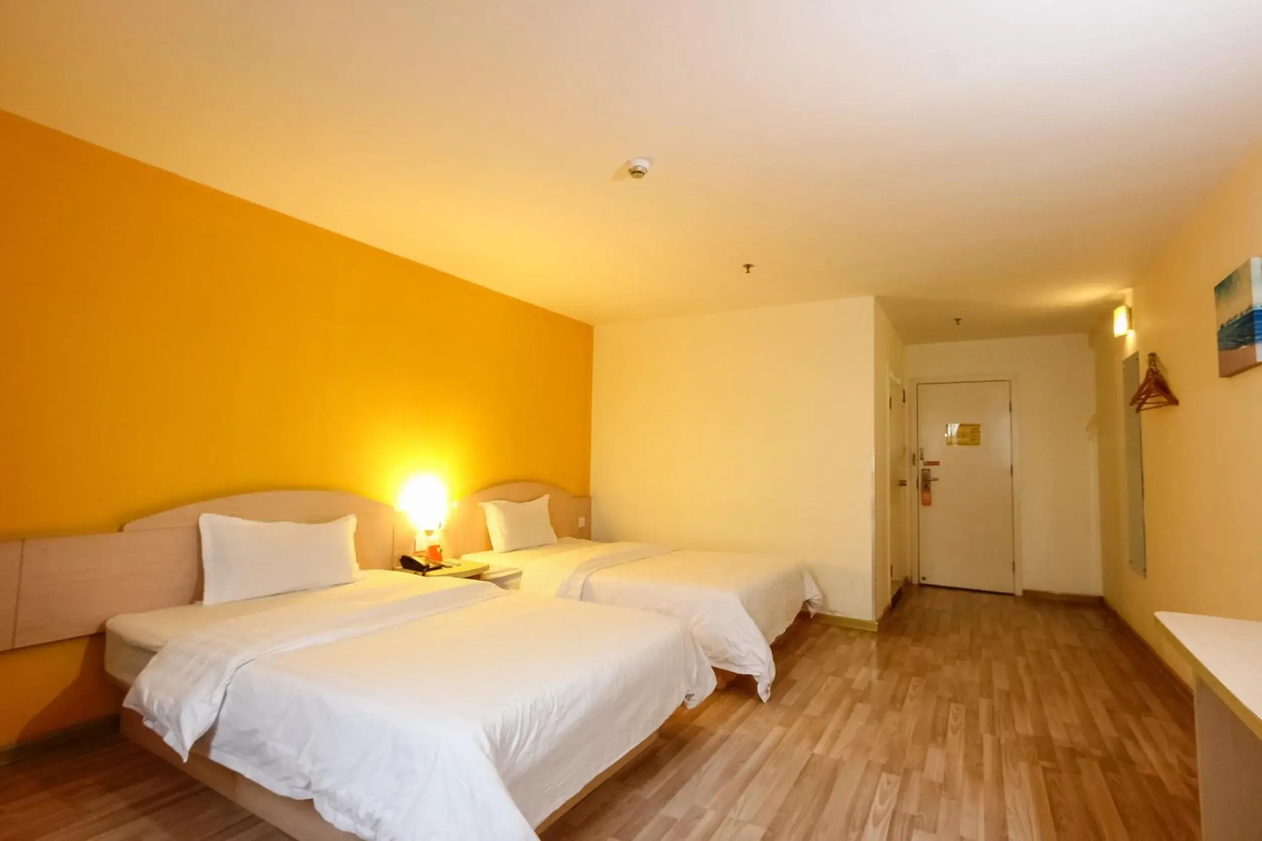 Bed in 7Days Inn Guangzhou Shijing Jinbi Xincheng Bed in 7Days Inn Guangzhou Shijing Jinbi Xincheng