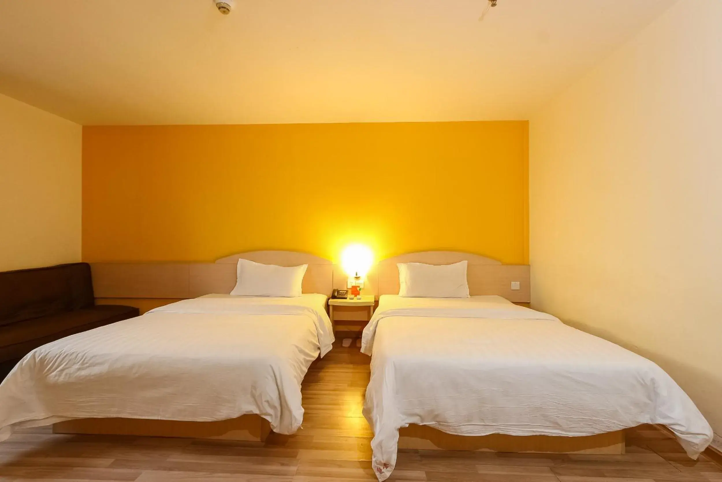 Bed in 7Days Inn Guangzhou Shijing Jinbi Xincheng Bed in 7Days Inn Guangzhou Shijing Jinbi Xincheng