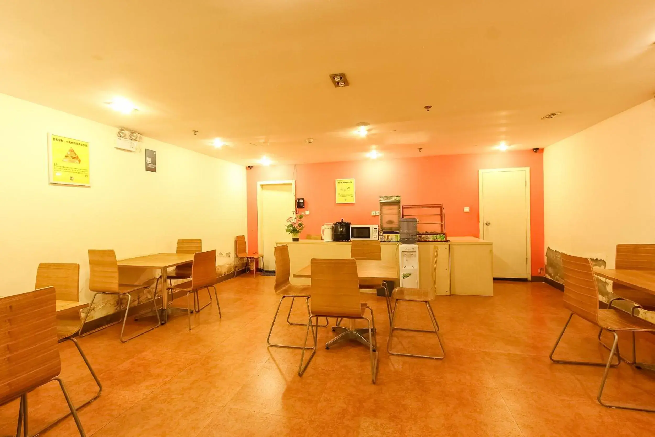 Restaurant/places to eat in 7Days Inn Guangzhou Shijing Jinbi Xincheng Restaurant/places to eat in 7Days Inn Guangzhou Shijing Jinbi Xincheng