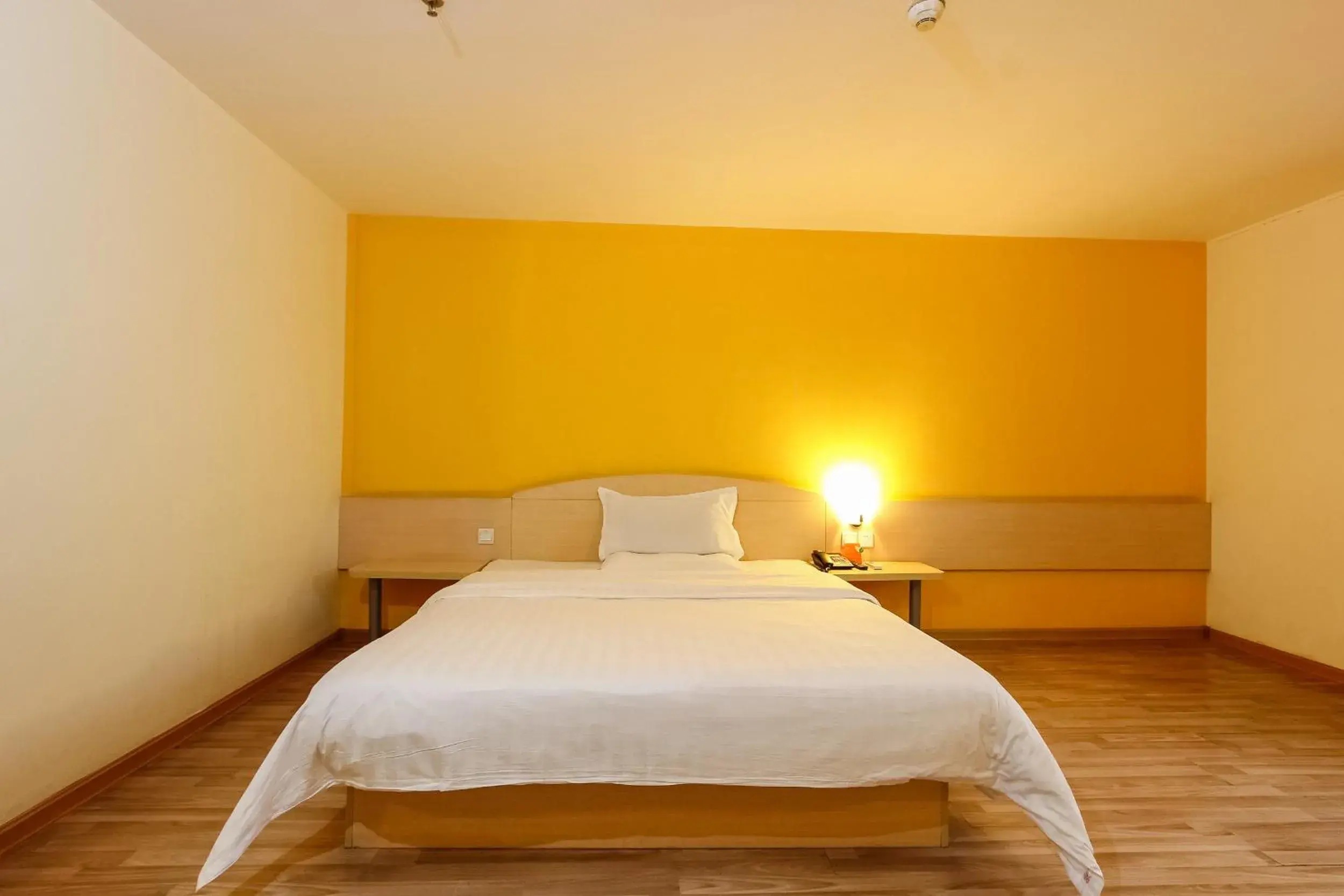 Bed in 7Days Inn Guangzhou Shijing Jinbi Xincheng Bed in 7Days Inn Guangzhou Shijing Jinbi Xincheng