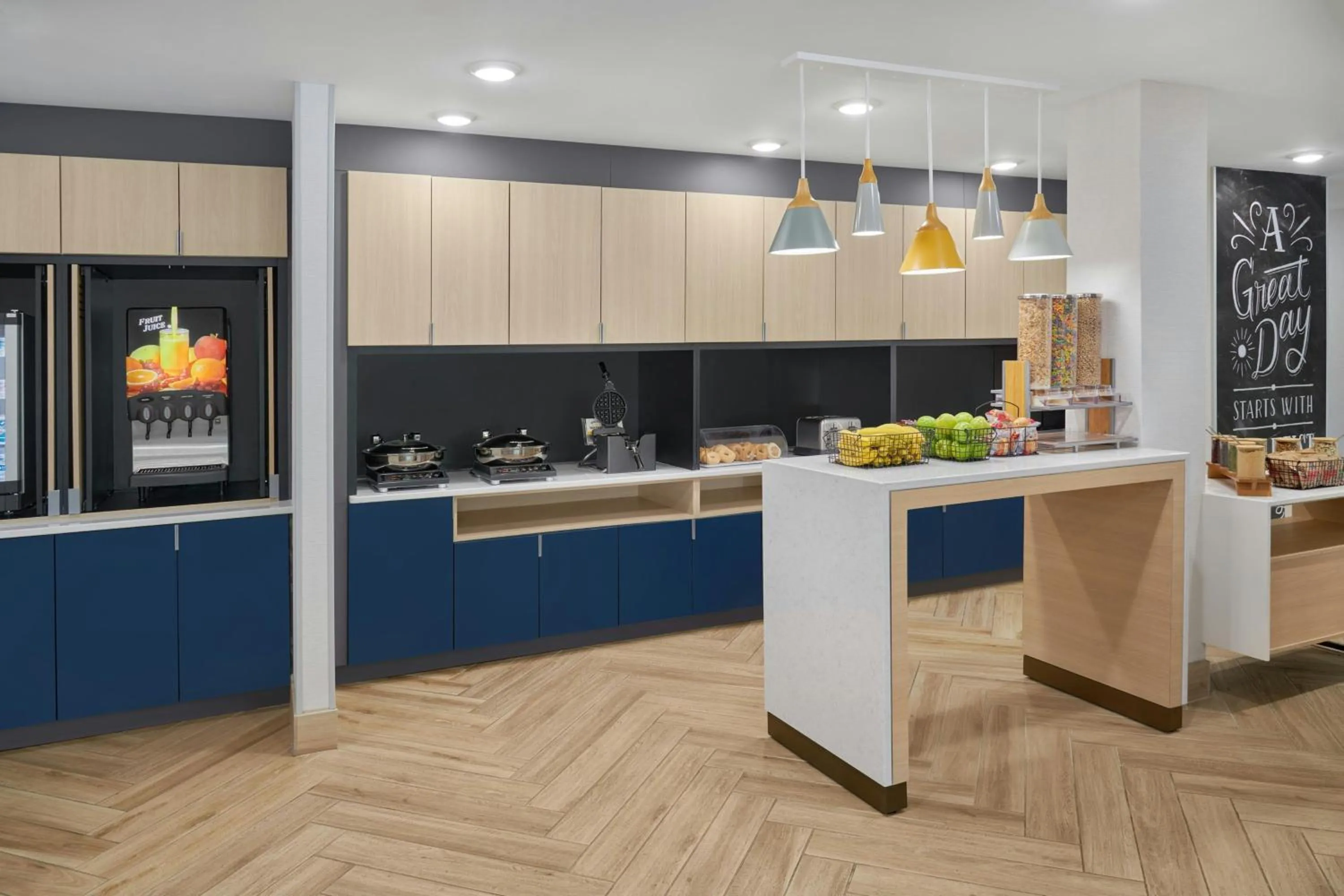 Breakfast in TownePlace Suites by Marriott Lansing North