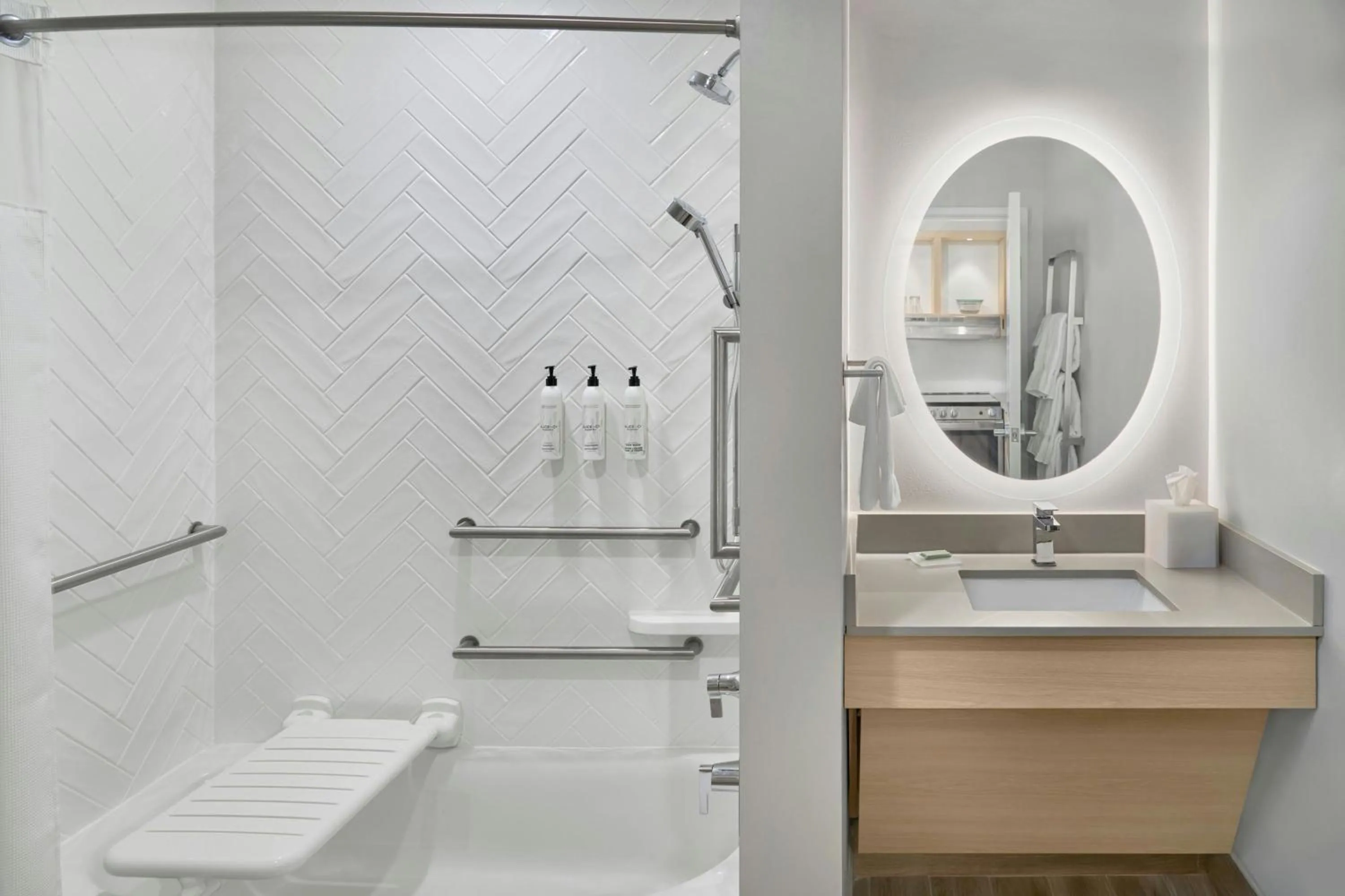 Bathroom in TownePlace Suites by Marriott Lansing North