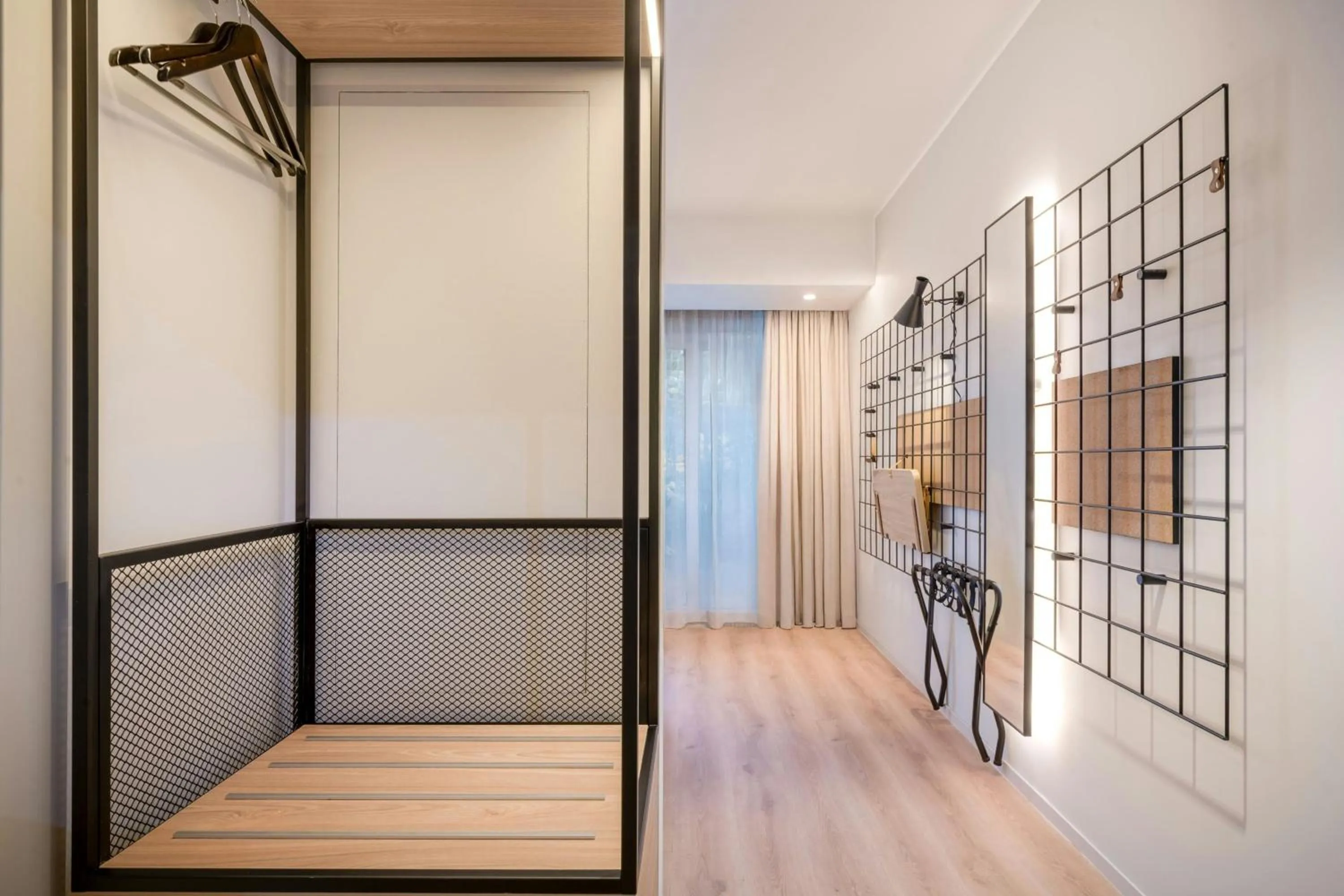 Photo of the whole room, Bed in Moxy Pompeii