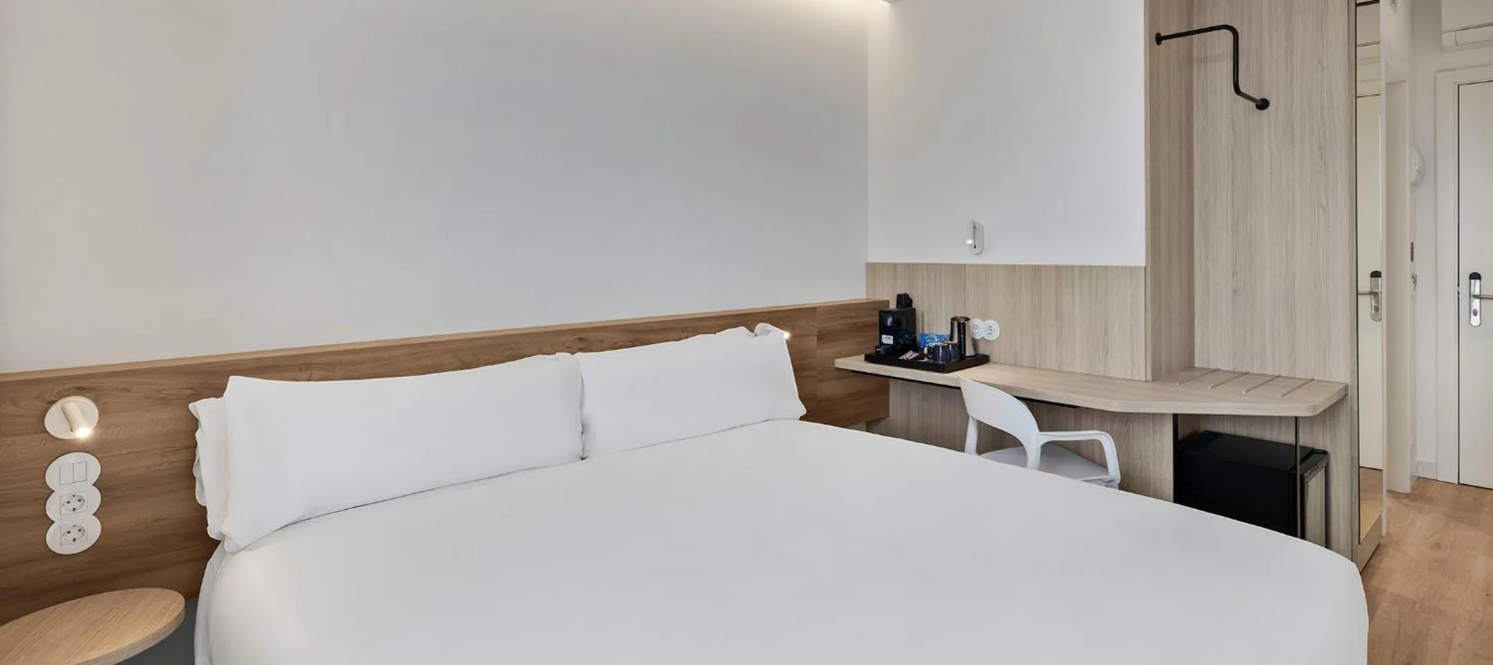 Bed in B&B HOTEL Valencia Alcàsser