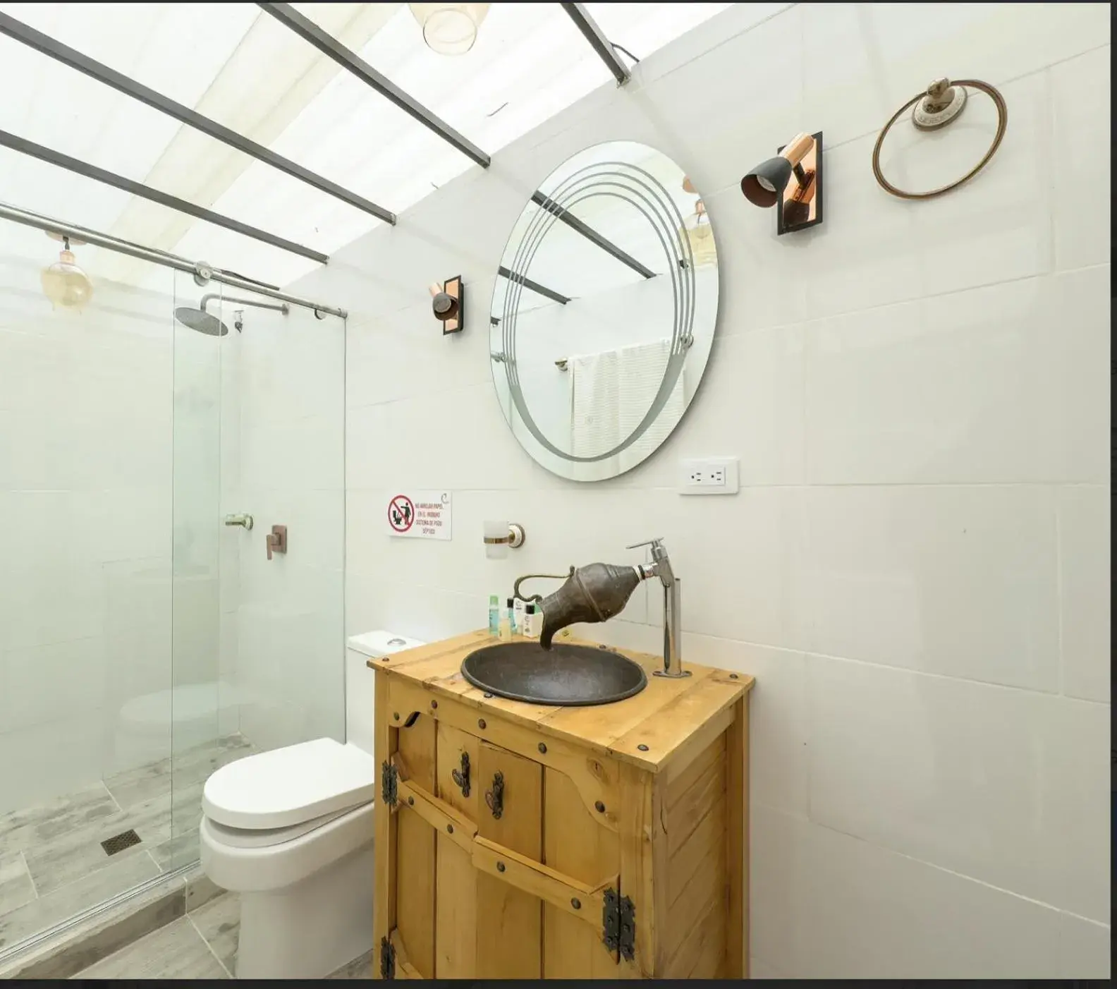 Triple Room with Private Bathroom - single occupancy in Rancho Las Santas Triple Room with Private Bathroom - single occupancy in Rancho Las Santas