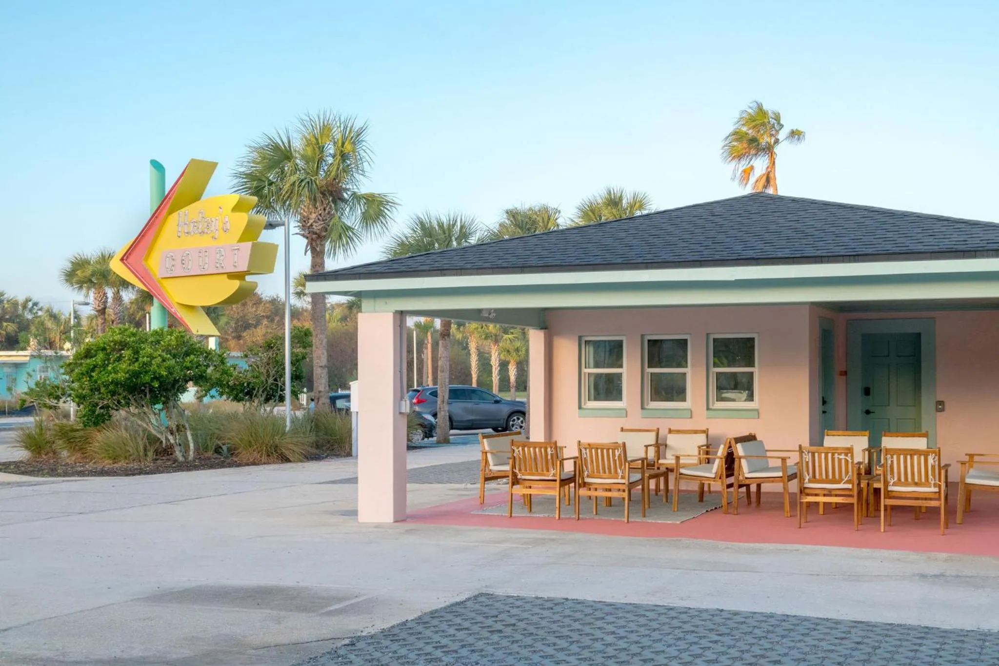 Haley's Court Boutique Motel