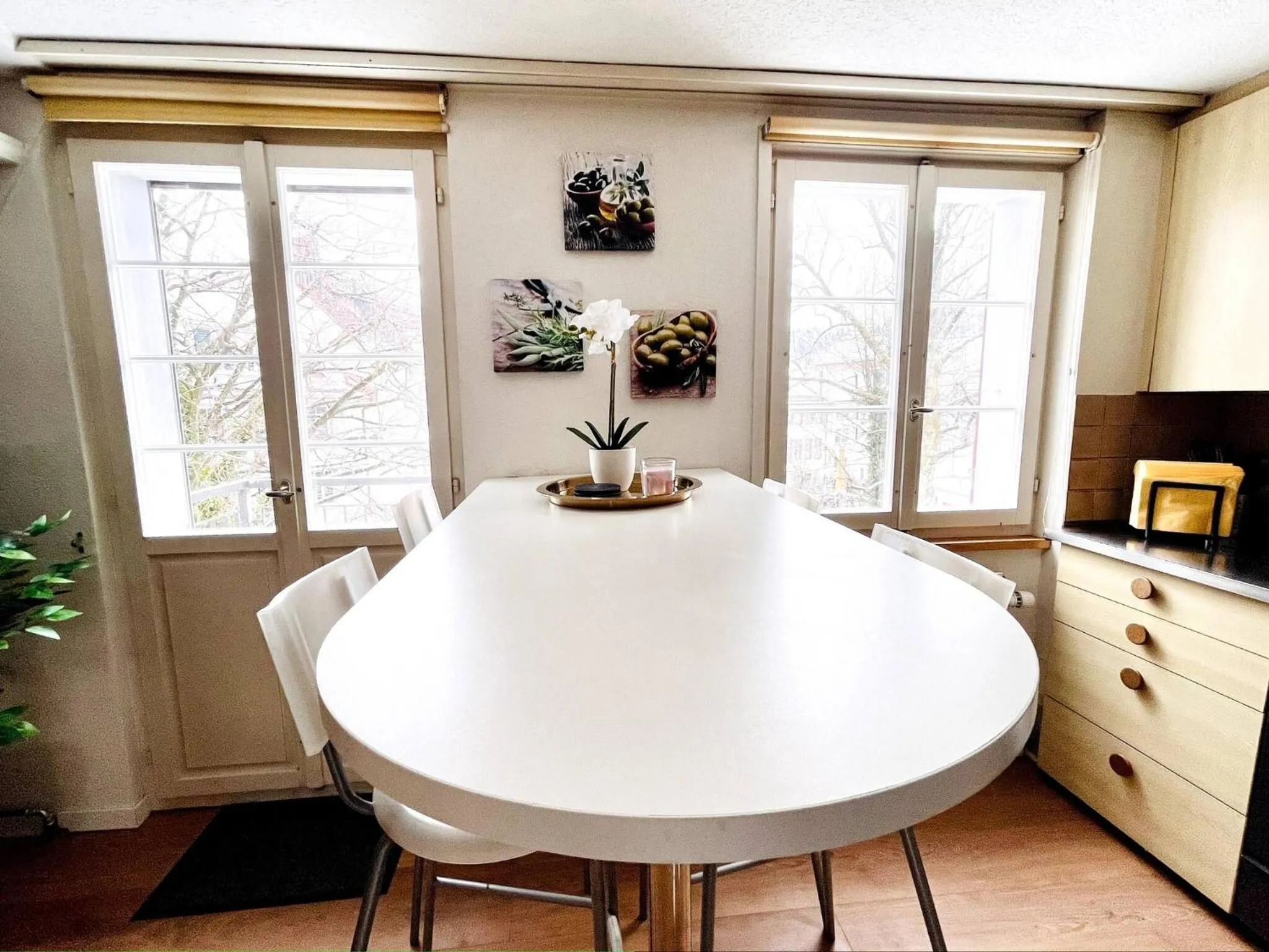 Einzigartige Schone Altbau- Wohnung Im Zentrum