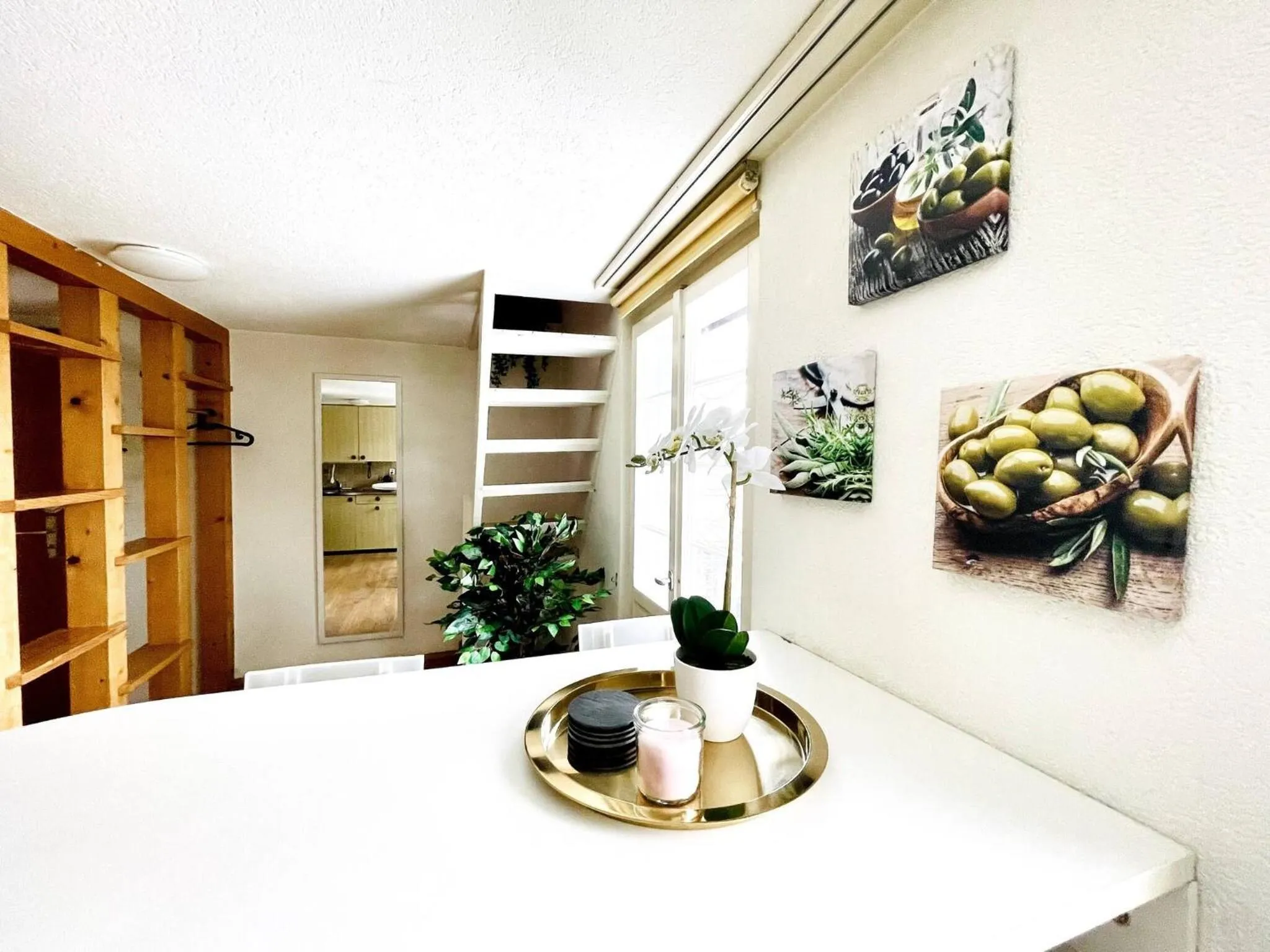 Einzigartige Schone Altbau- Wohnung Im Zentrum