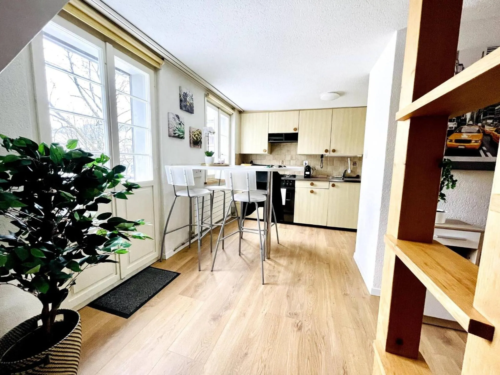 Einzigartige Schone Altbau- Wohnung Im Zentrum