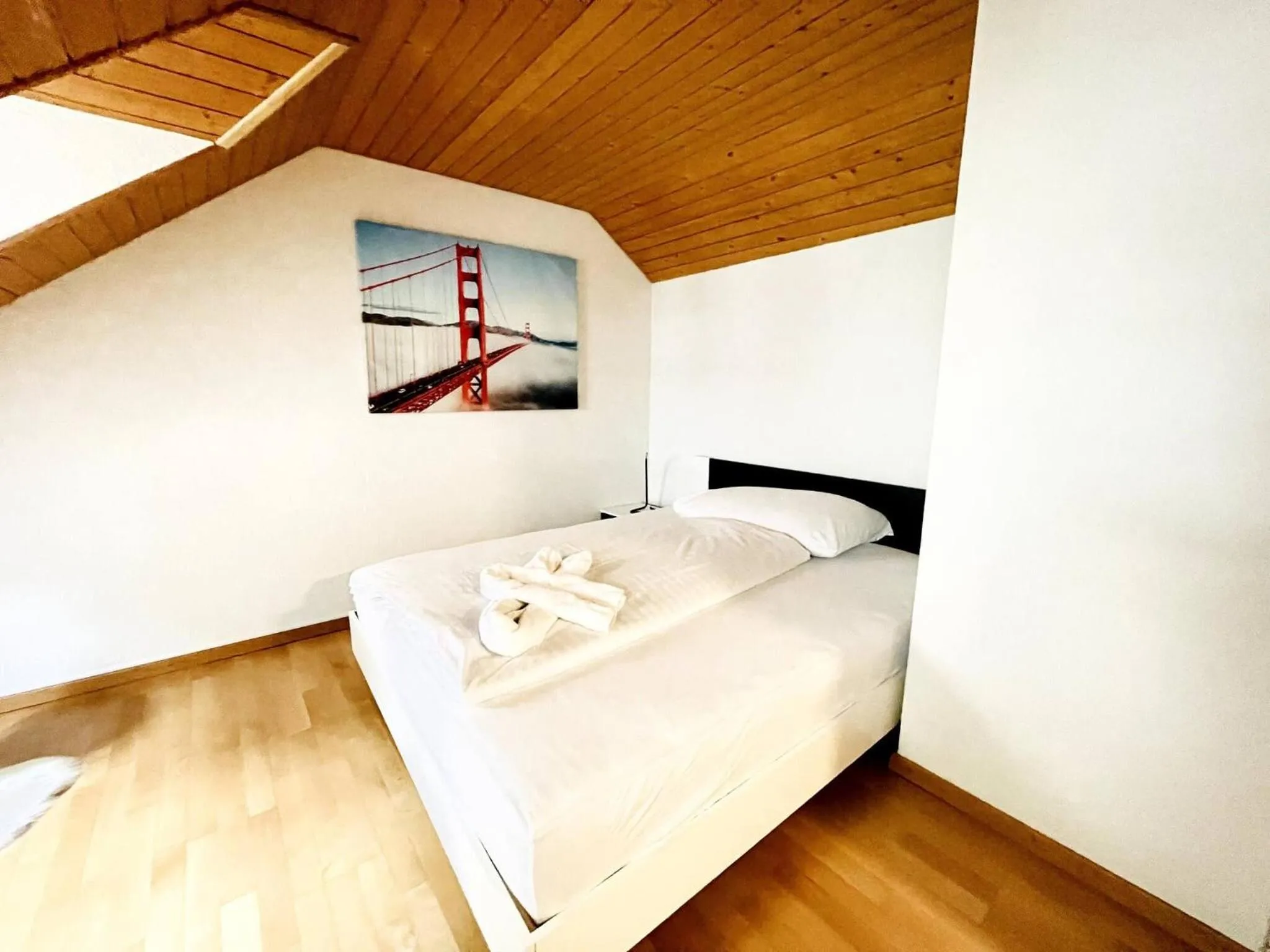 Bed in Einzigartige Schone Altbau- Wohnung Im Zentrum