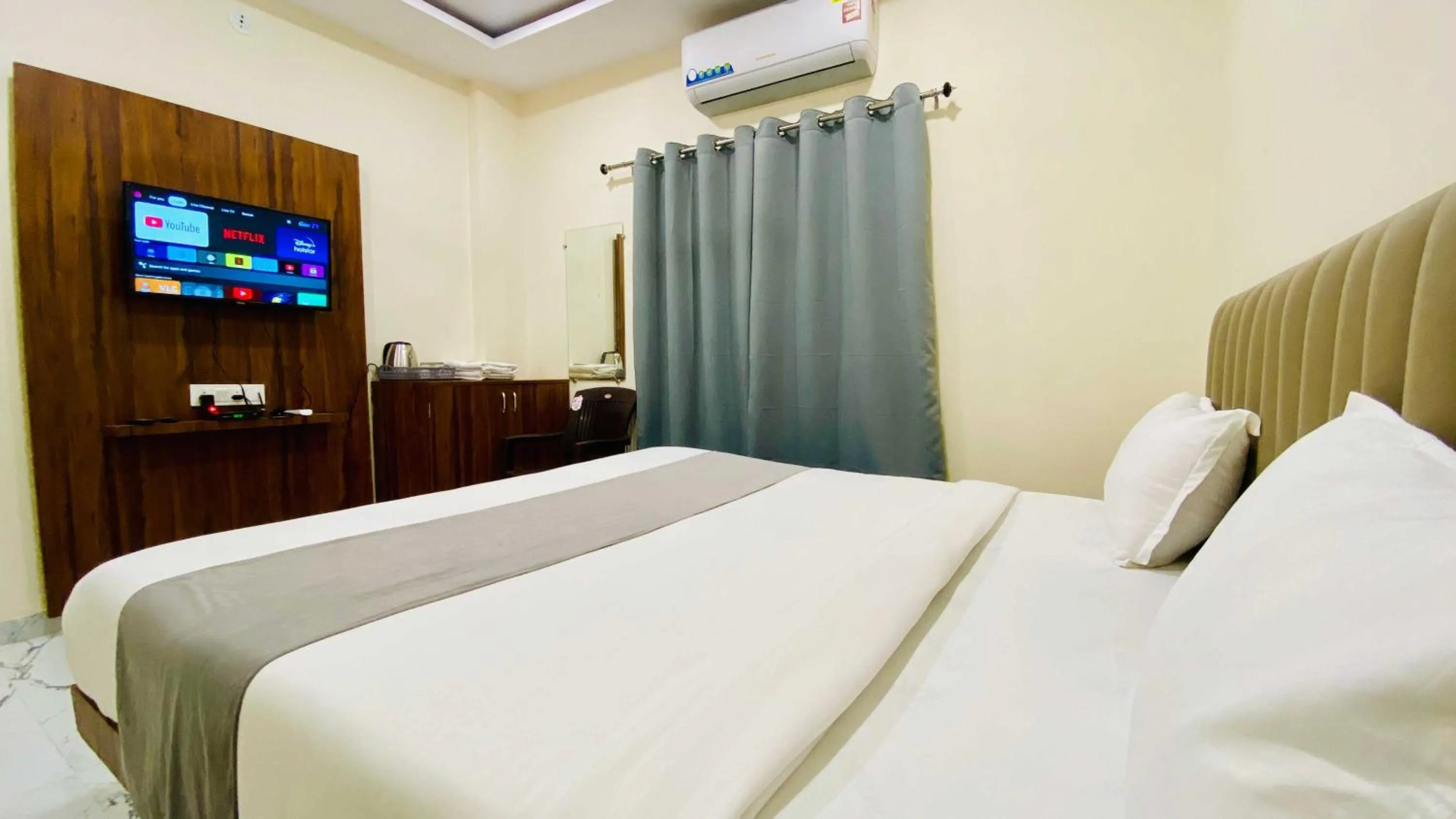 Bed in Hotel Krishnarchana