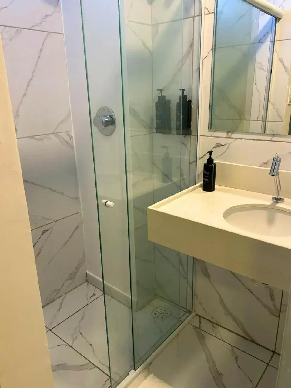 Deluxe Room - single occupancy in Blue Hotel Deluxe Room - single occupancy in Blue Hotel