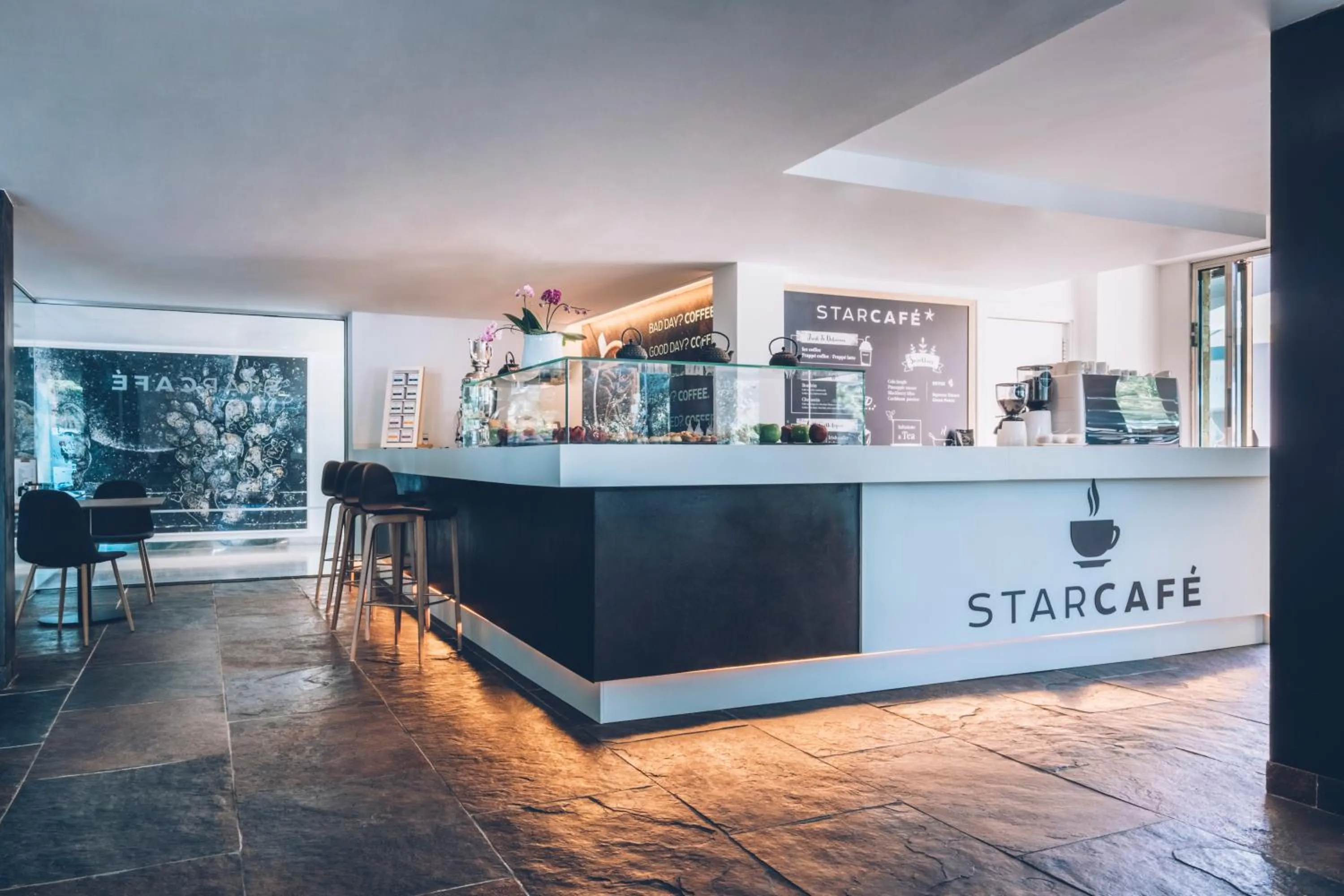 Lounge or bar in Iberostar Selection Playa de Muro Village