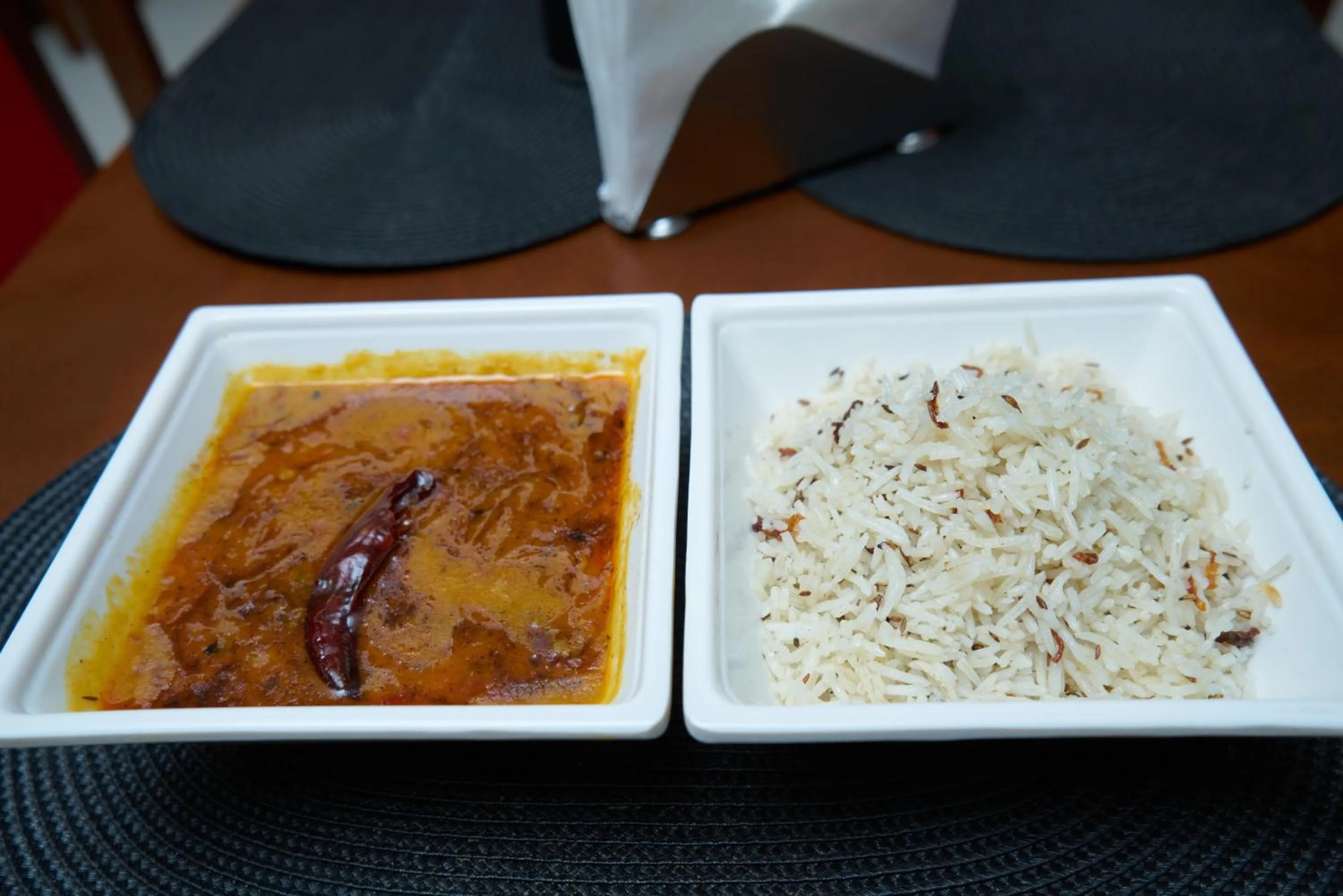 Restaurant/places to eat in Mika Convention Center