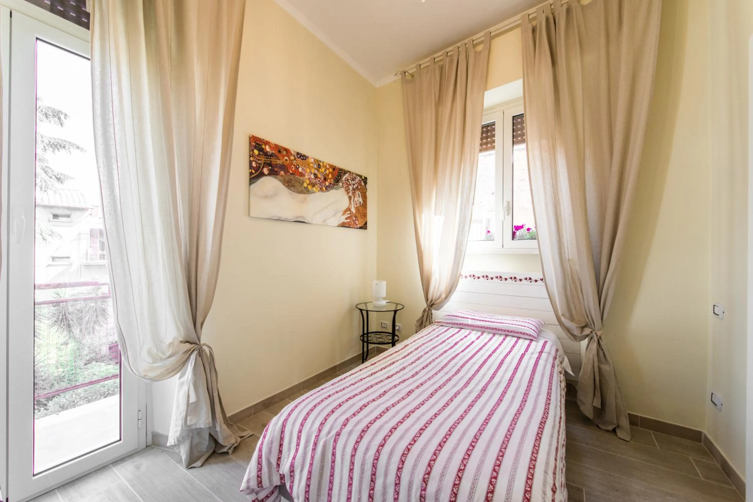 Bedroom, Bed in Tivoli Charming Houses - Domus Aefula and Domus Albula