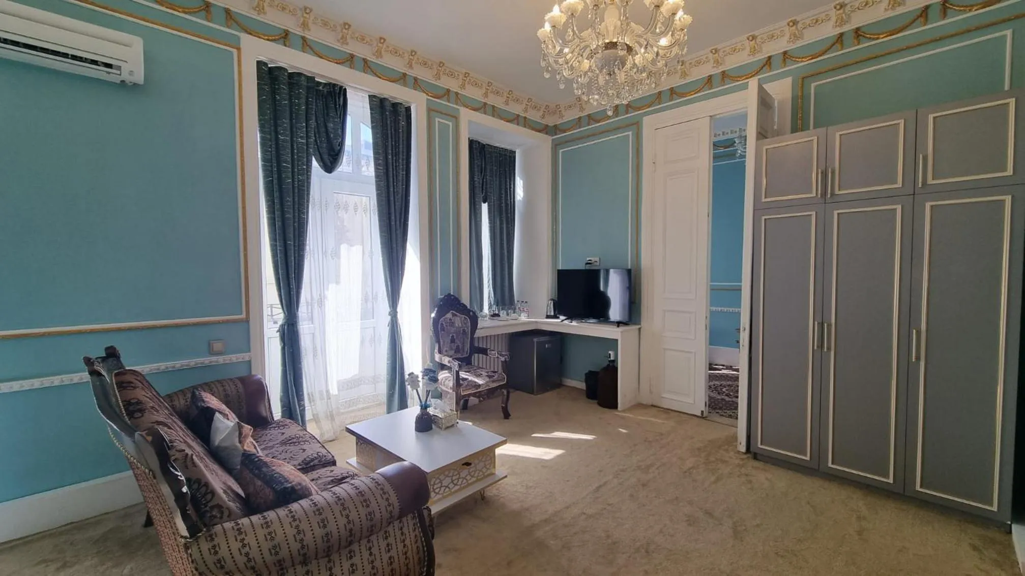 Bed in Apartments History 1870