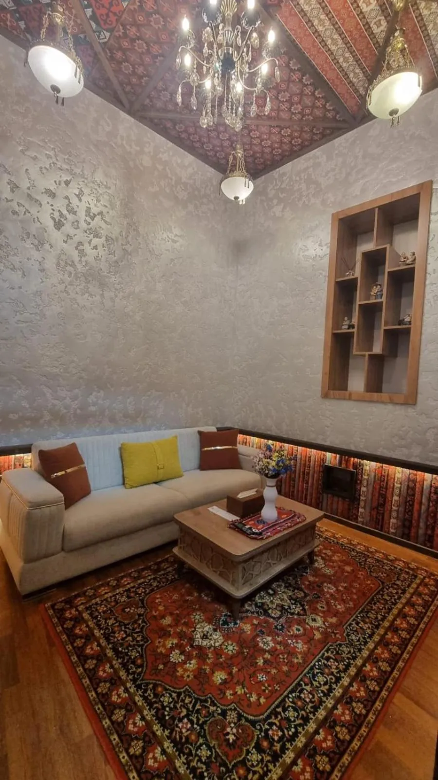 Living room in Apartments History 1870