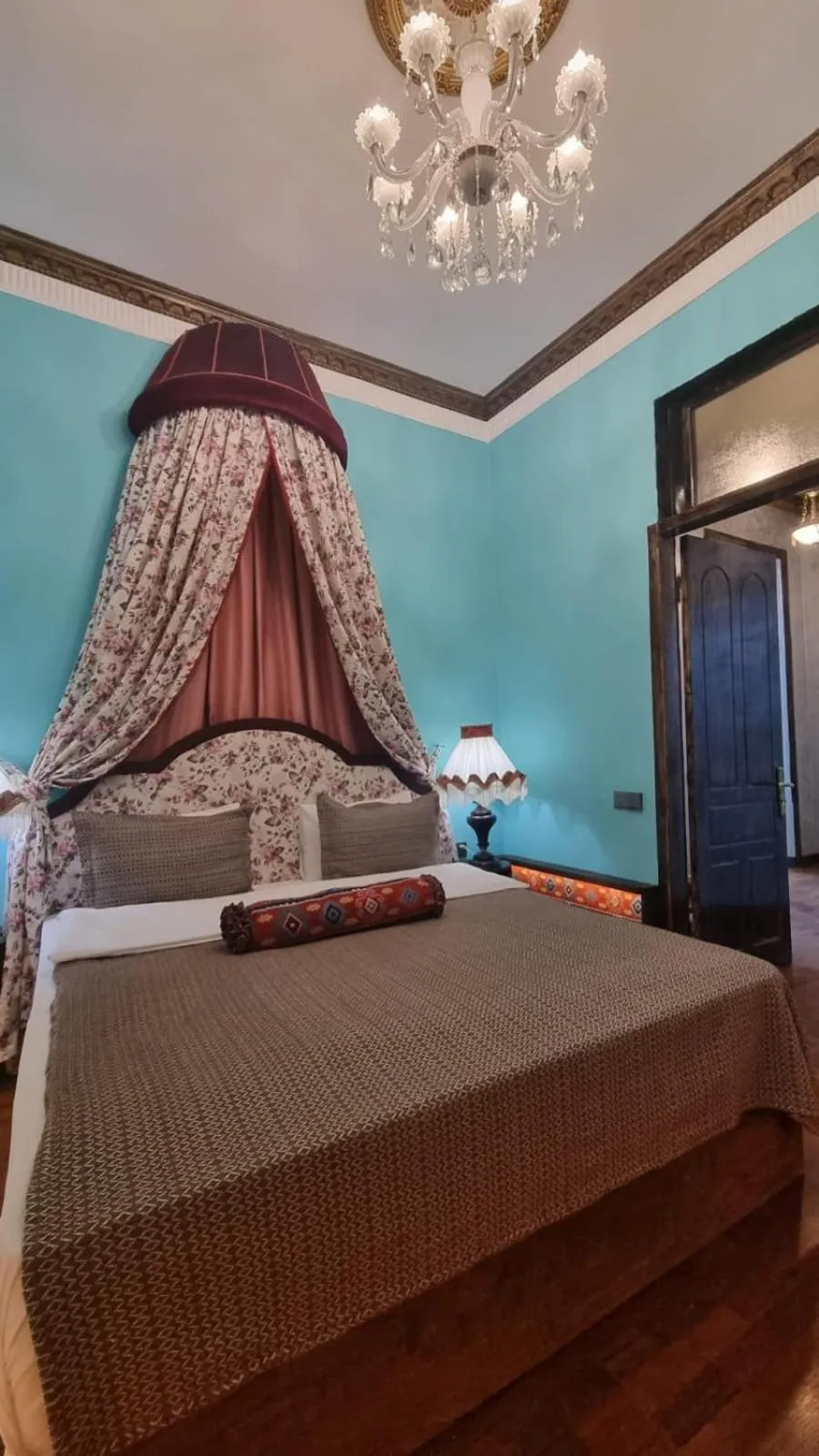 Bed in Apartments History 1870