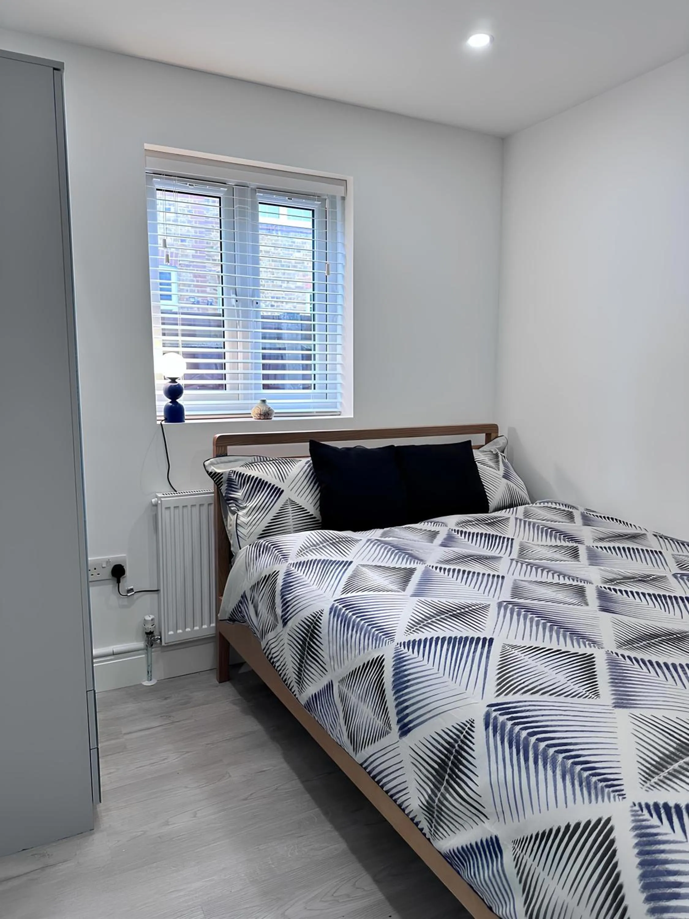Watford Junction Oasis - Modern 3BR Ensuite with Garden