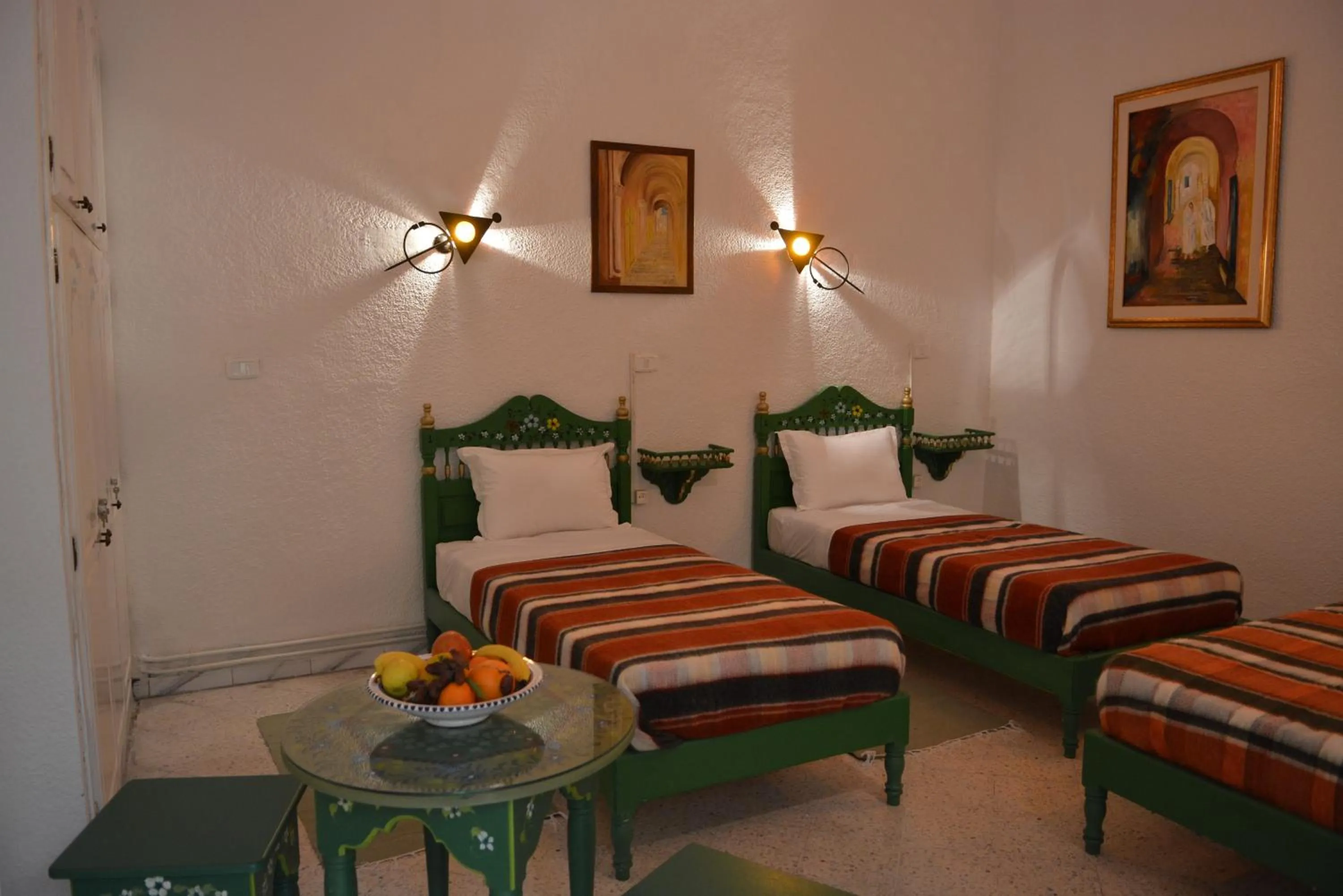 Photo of the whole room, Bed in Dar Ya