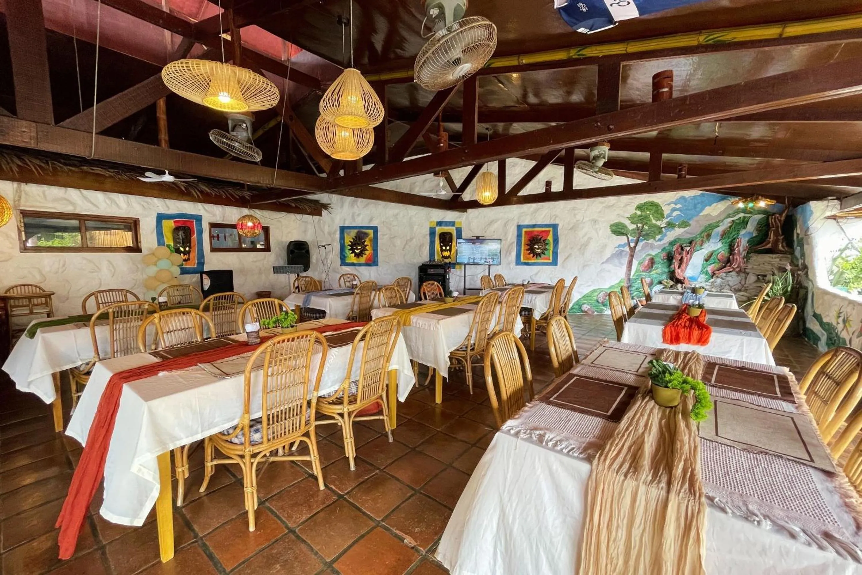 Dining area in Oriental Hill Sabang Resort Puerto Galera