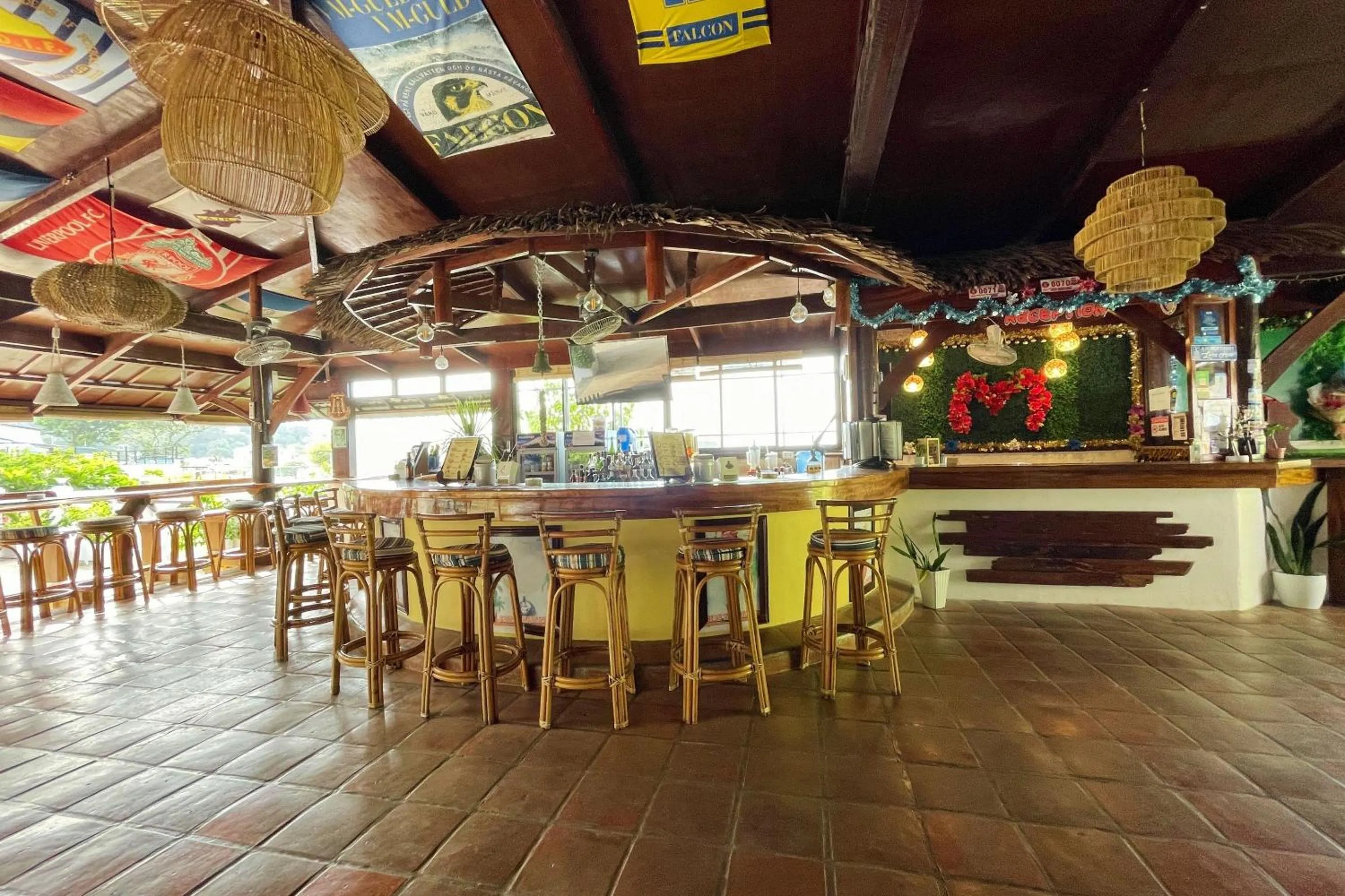 Lounge or bar in Oriental Hill Sabang Resort Puerto Galera