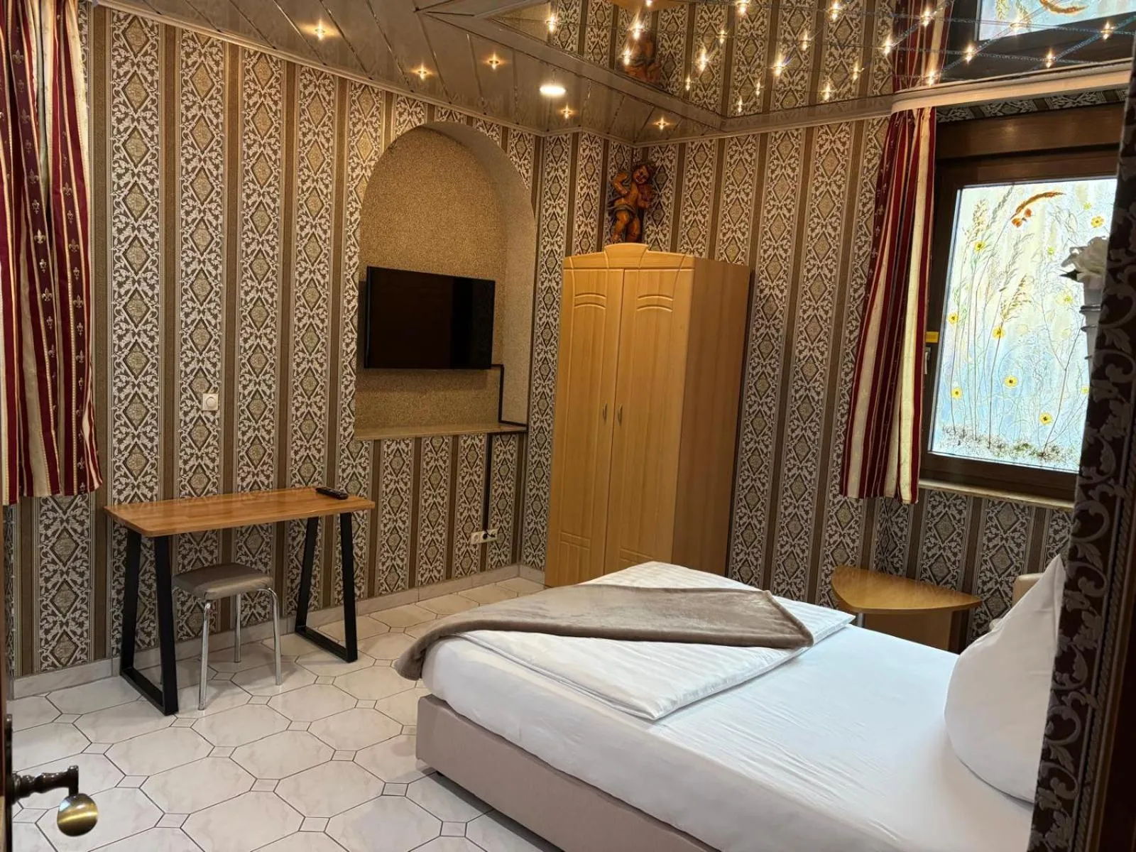 Bed in Central Hotel