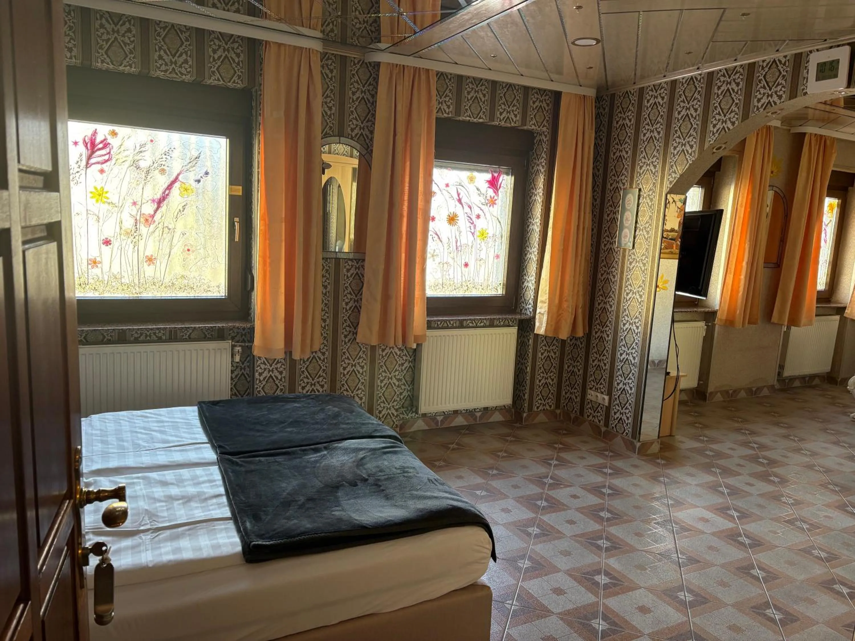 Bed in Central Hotel